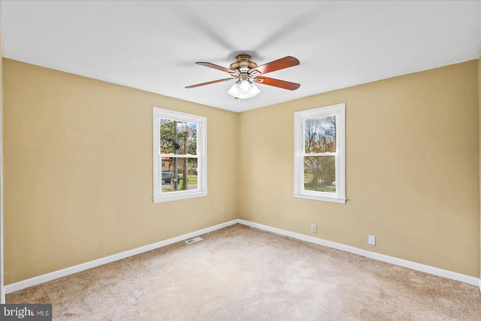 16 Aquia Ave