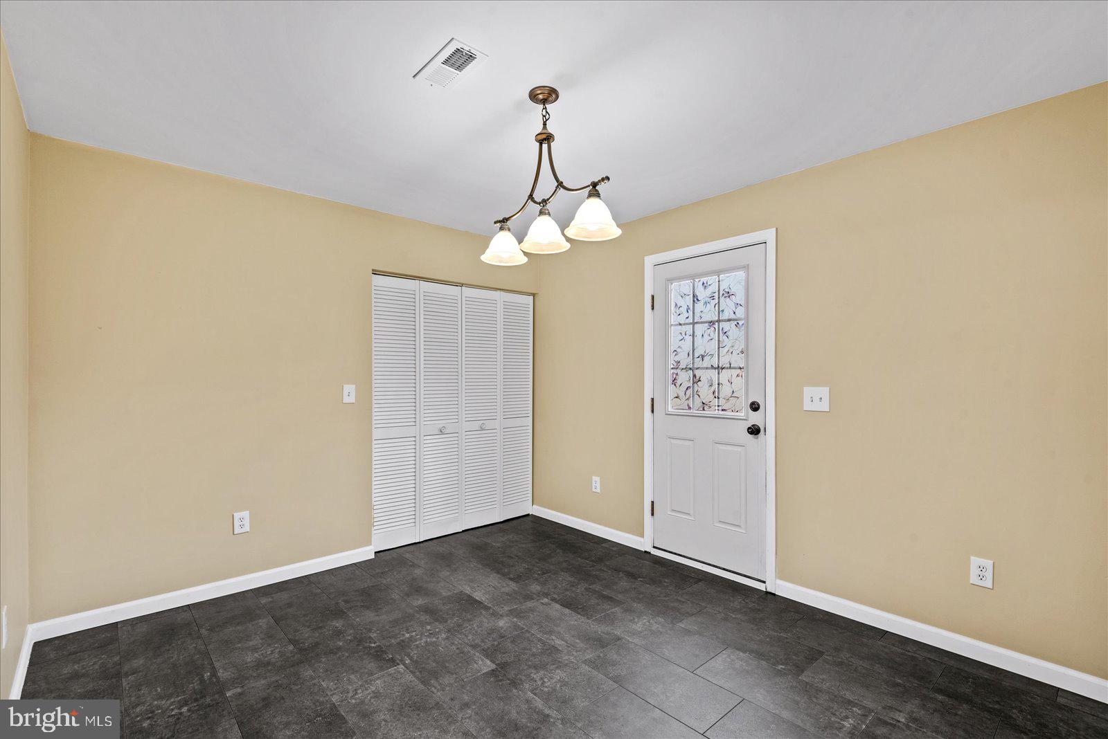 16 Aquia Ave