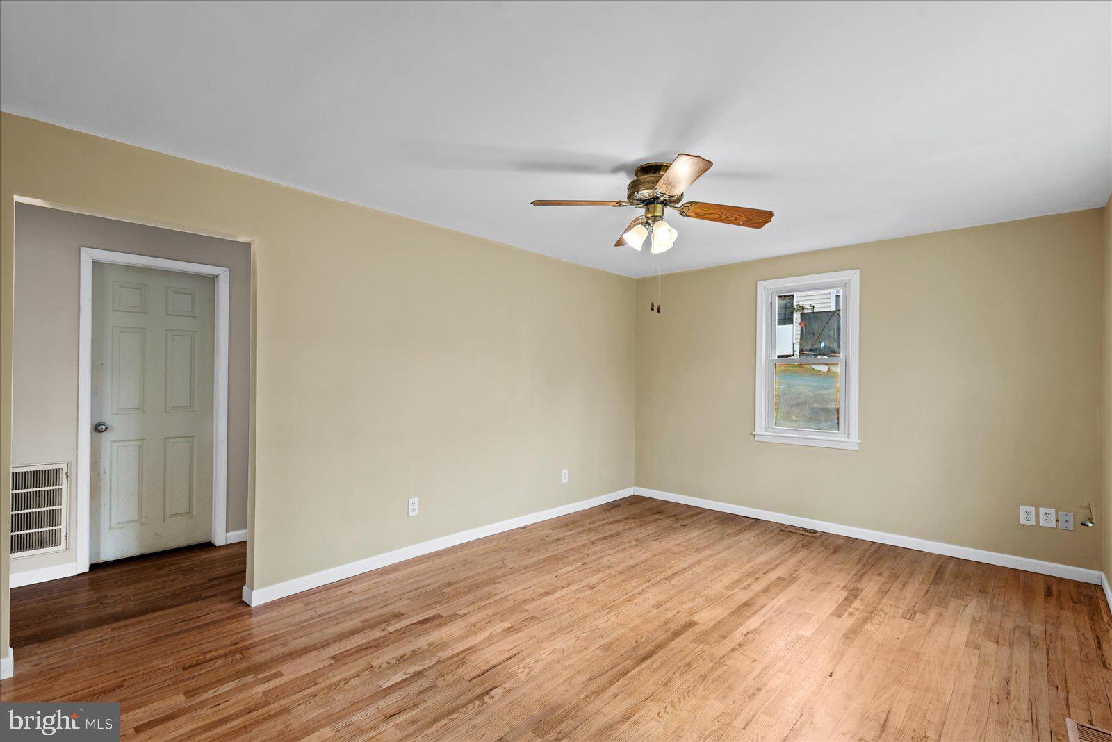 16 Aquia Ave