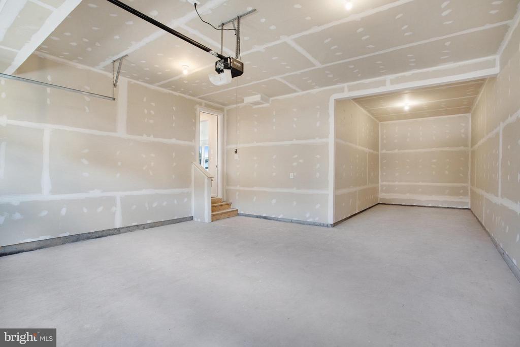 236 CAMWOOD COURT
