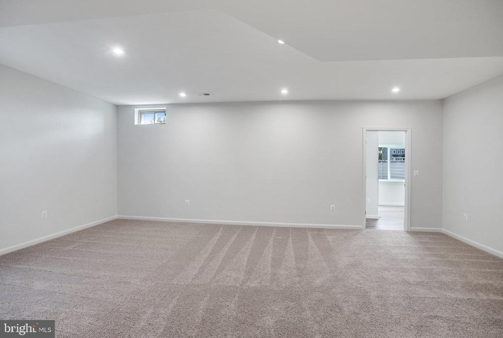 236 CAMWOOD COURT