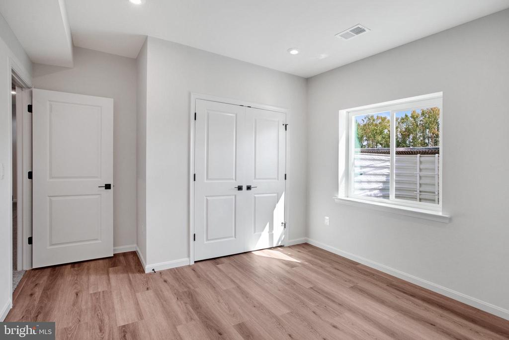 236 CAMWOOD COURT