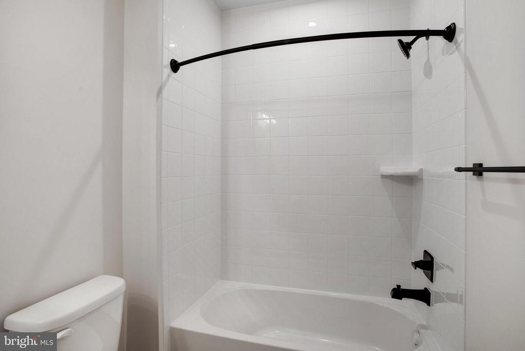 236 CAMWOOD COURT