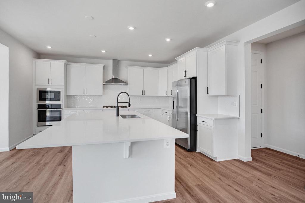 236 CAMWOOD COURT
