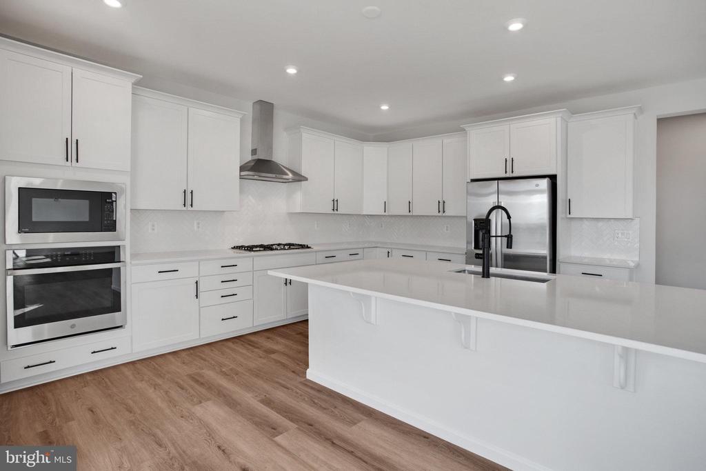 236 CAMWOOD COURT
