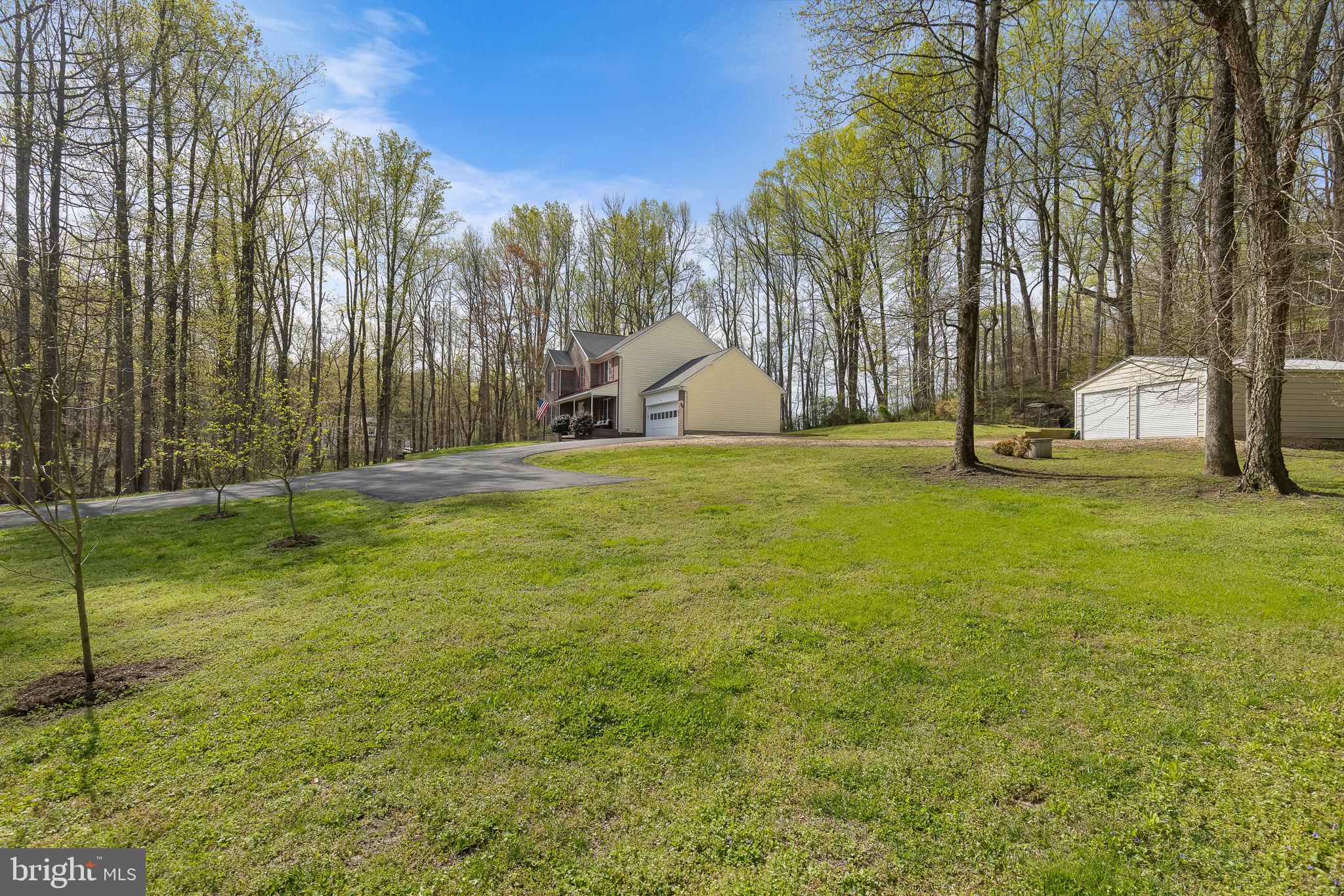 1 Brooke Crest Ln