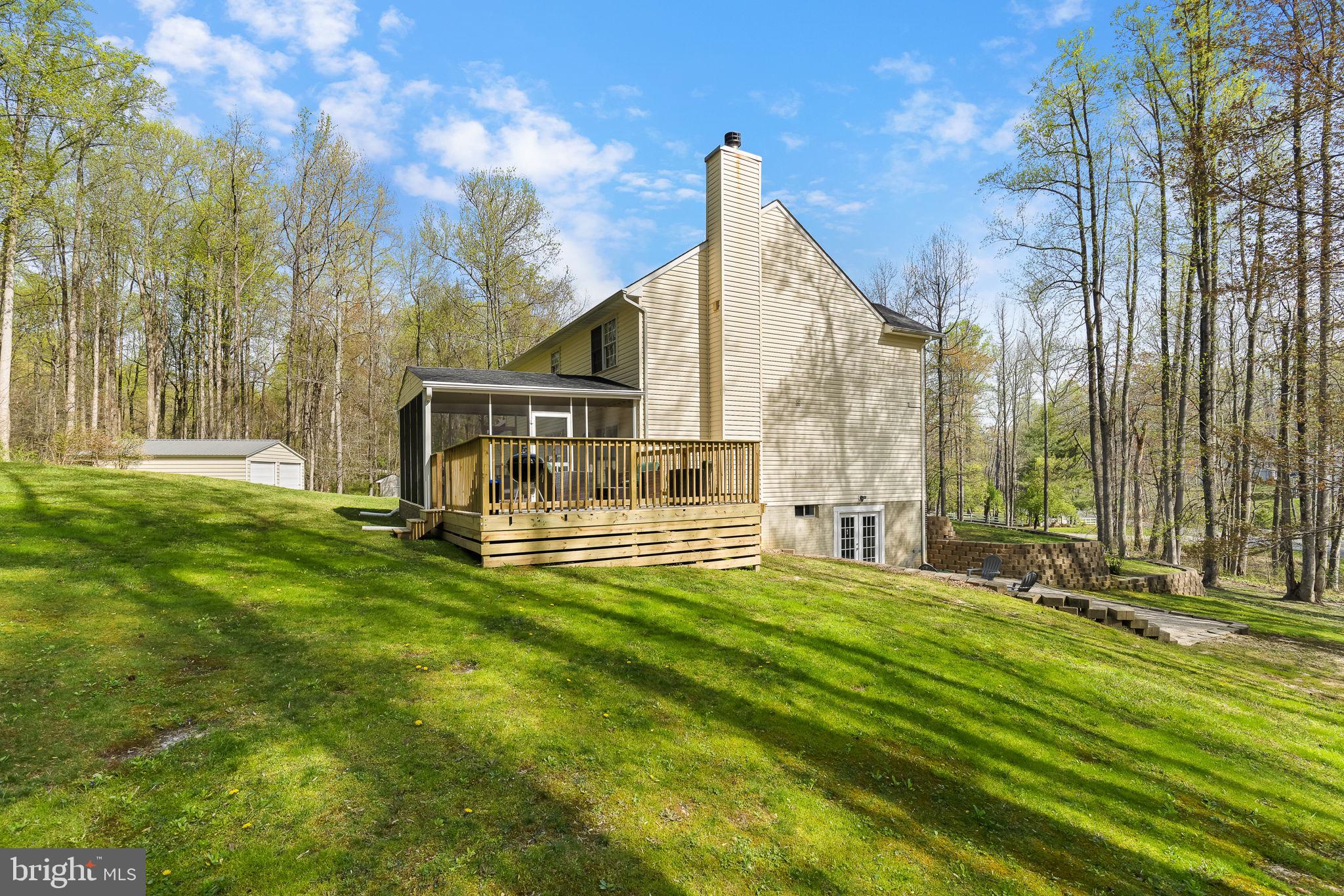 1 Brooke Crest Ln