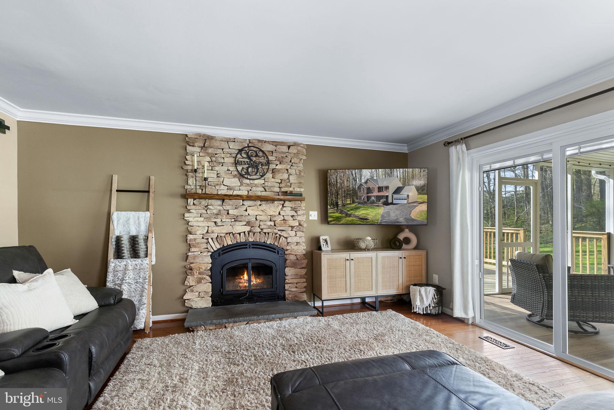 1 Brooke Crest Ln