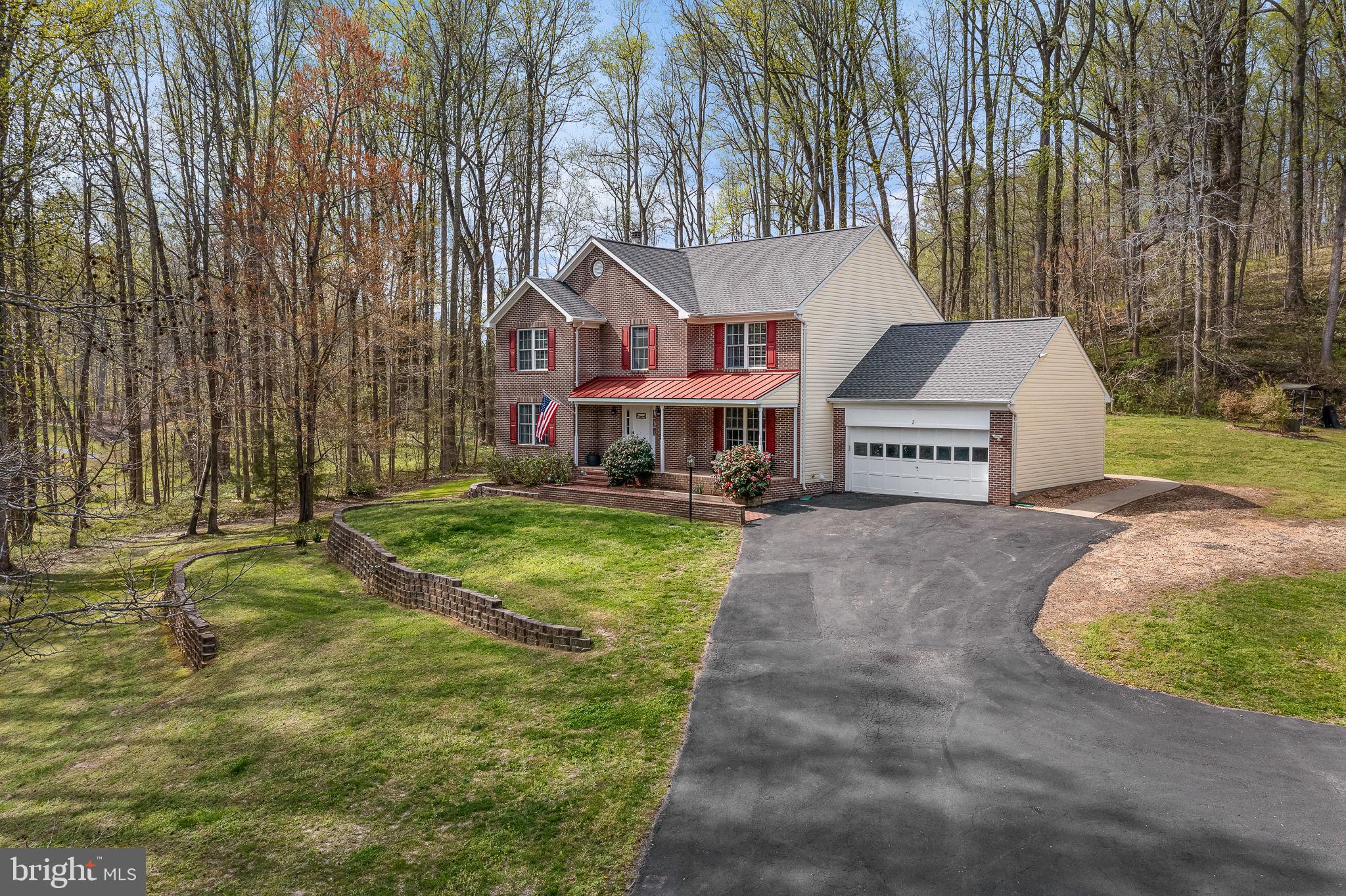 1 Brooke Crest Ln