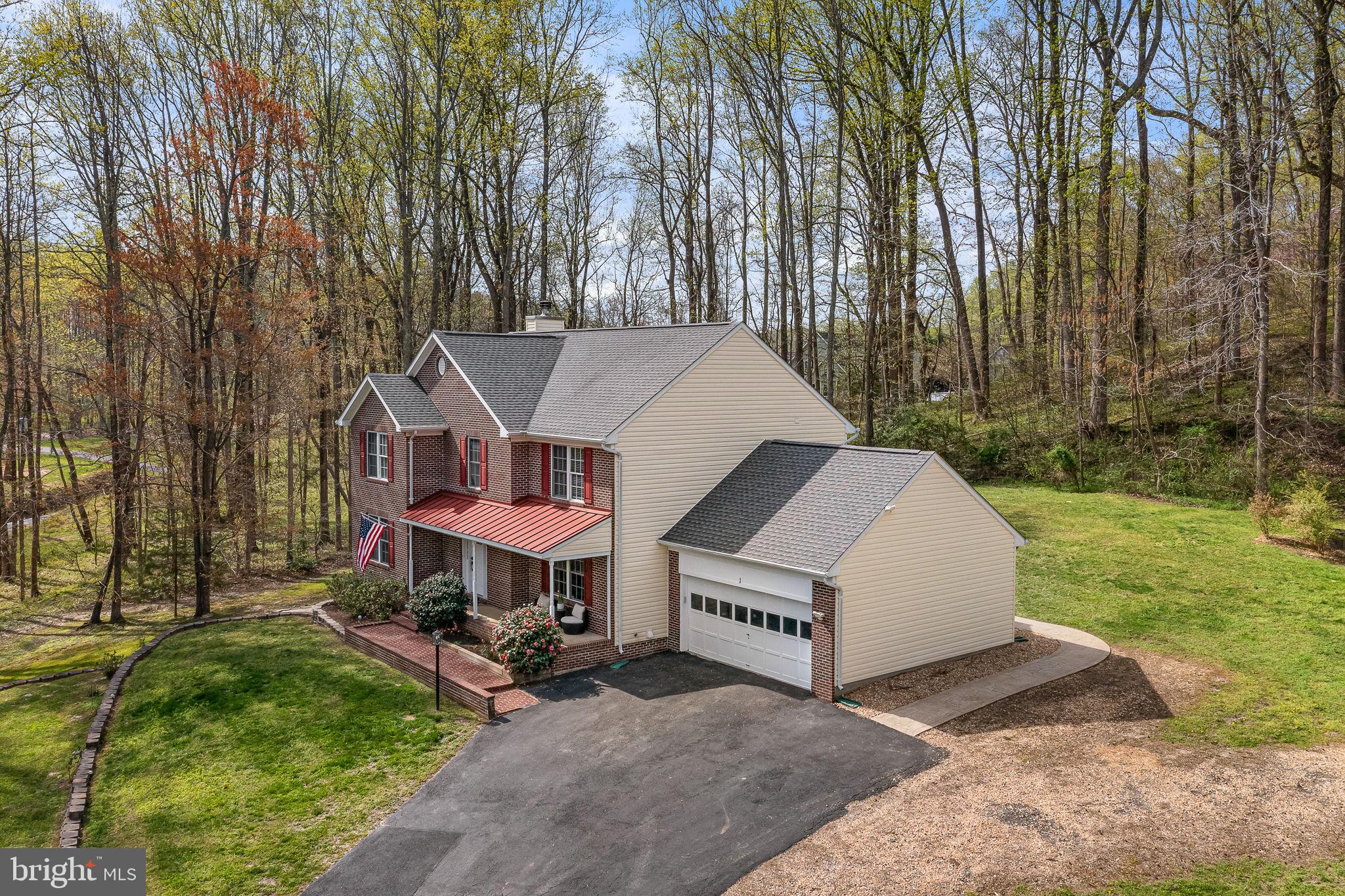 1 Brooke Crest Ln