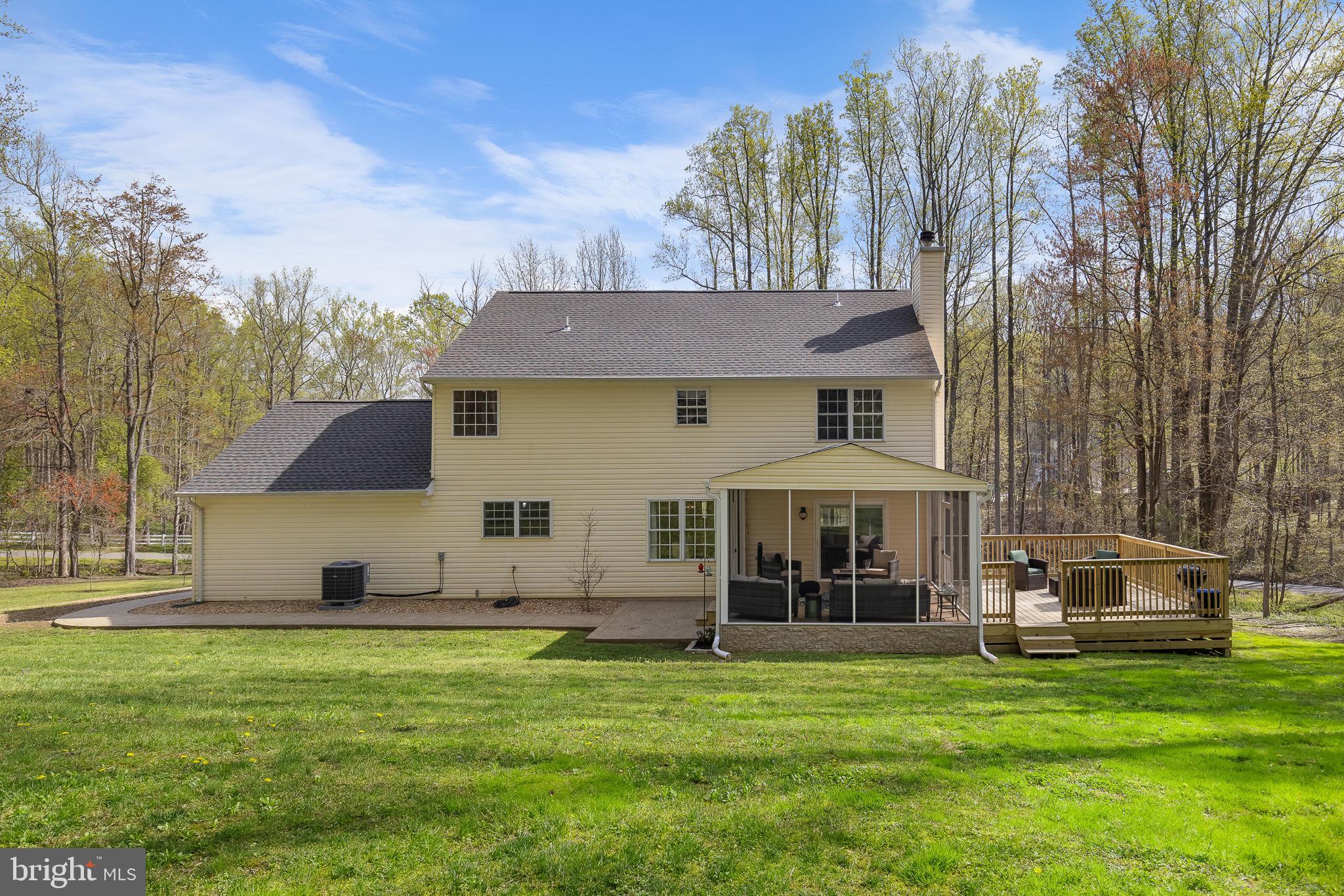 1 Brooke Crest Ln