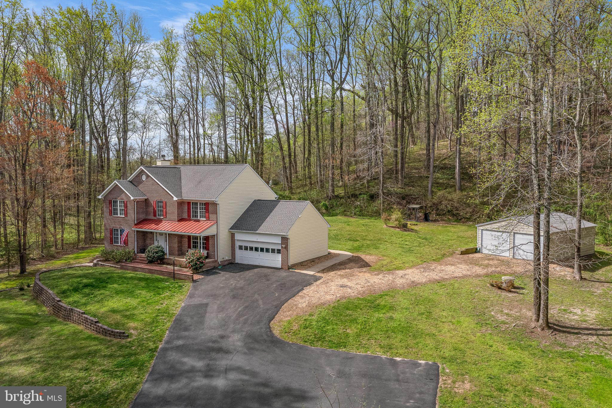 1 Brooke Crest Ln