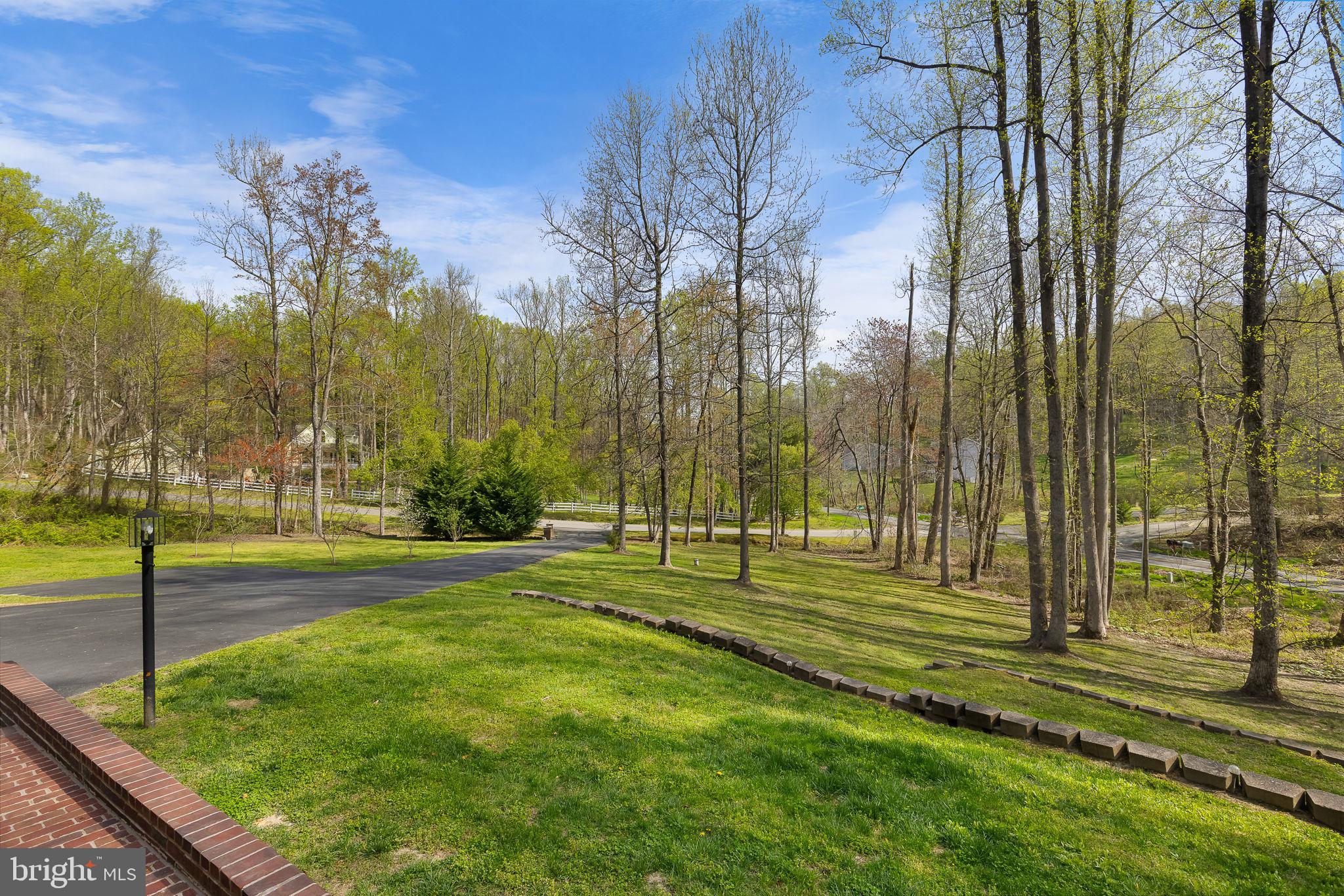 1 Brooke Crest Ln
