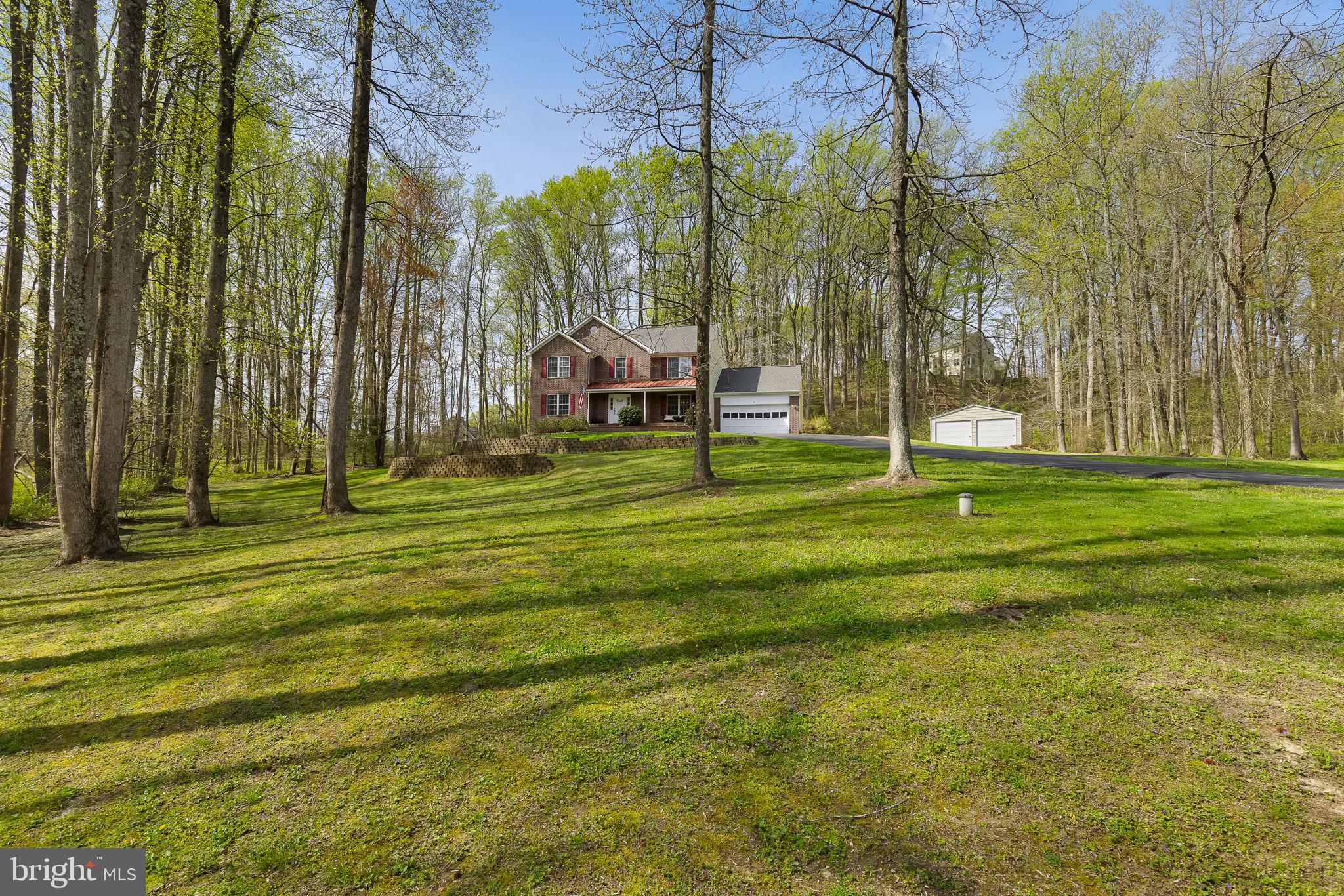 1 Brooke Crest Ln