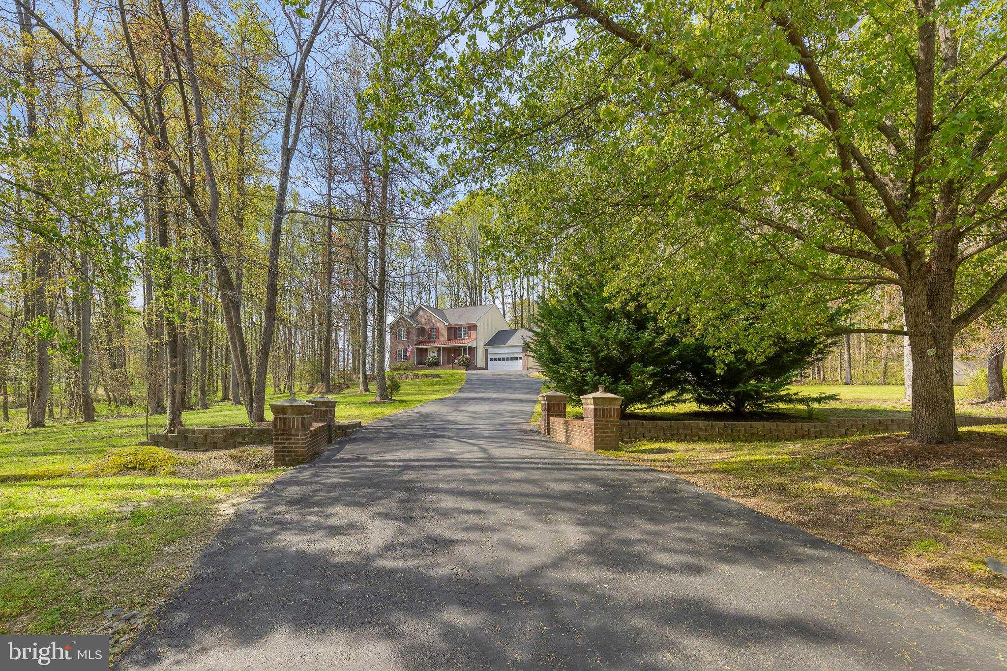 1 Brooke Crest Ln
