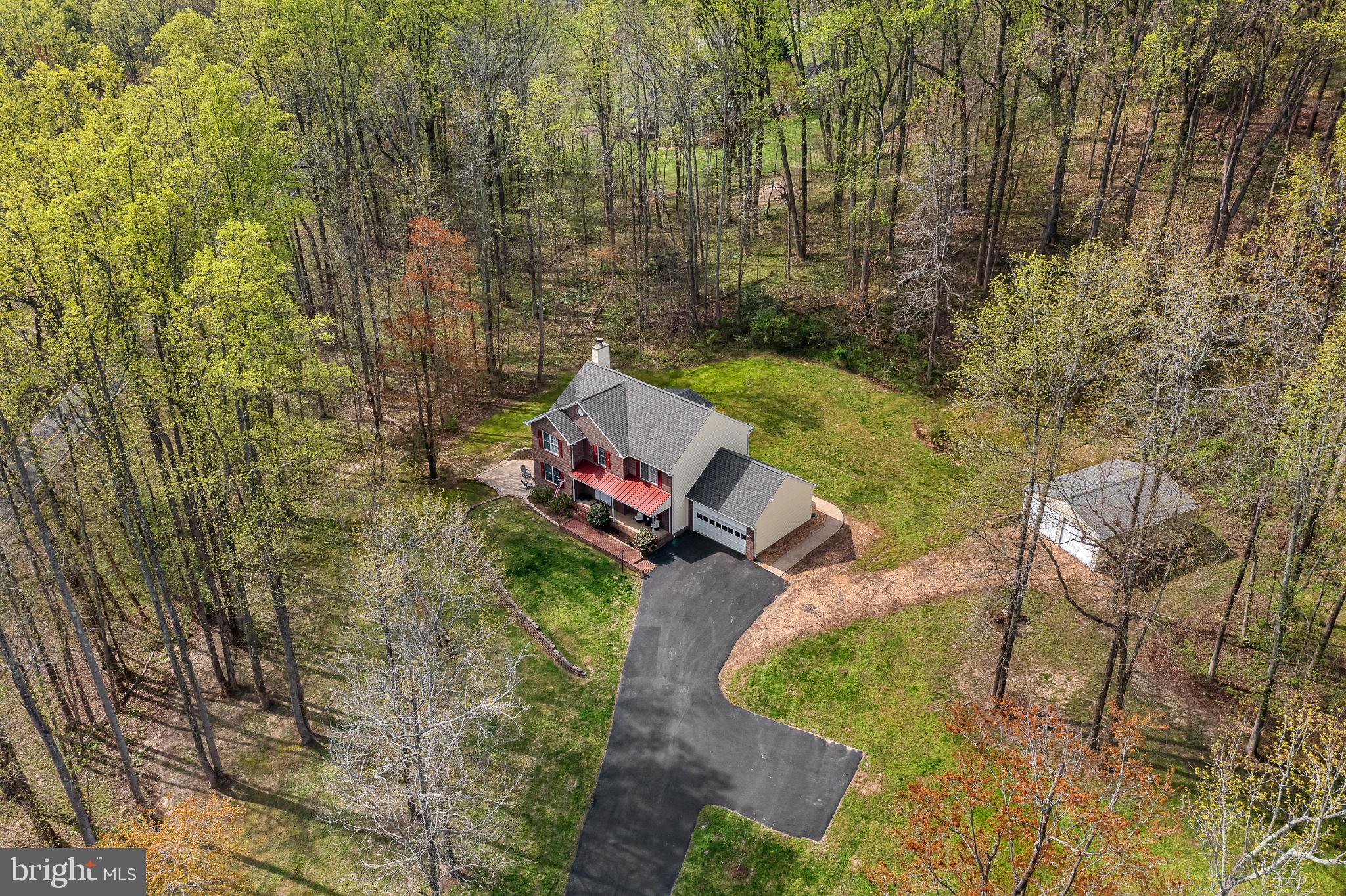 1 Brooke Crest Ln