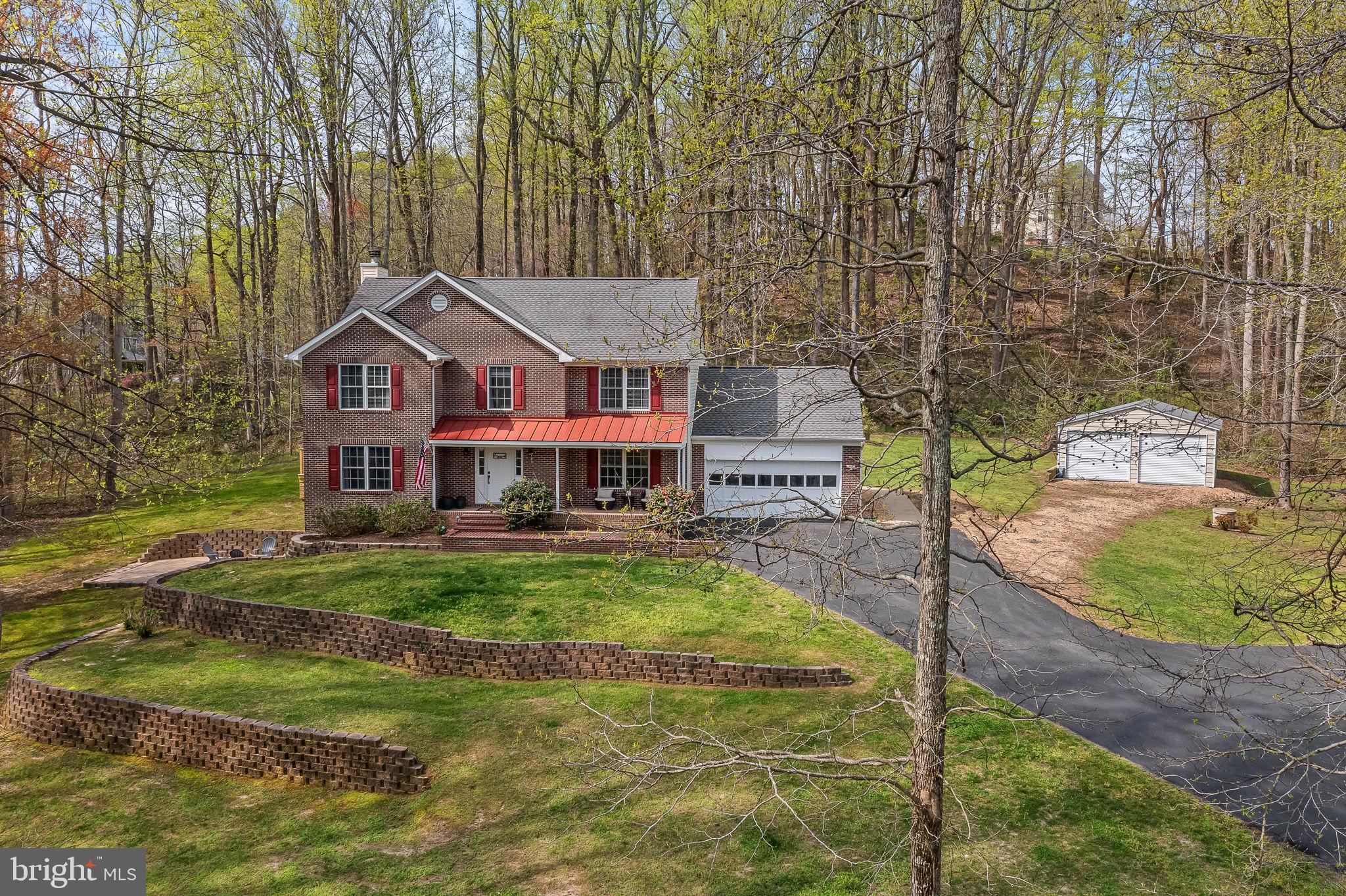 1 Brooke Crest Ln
