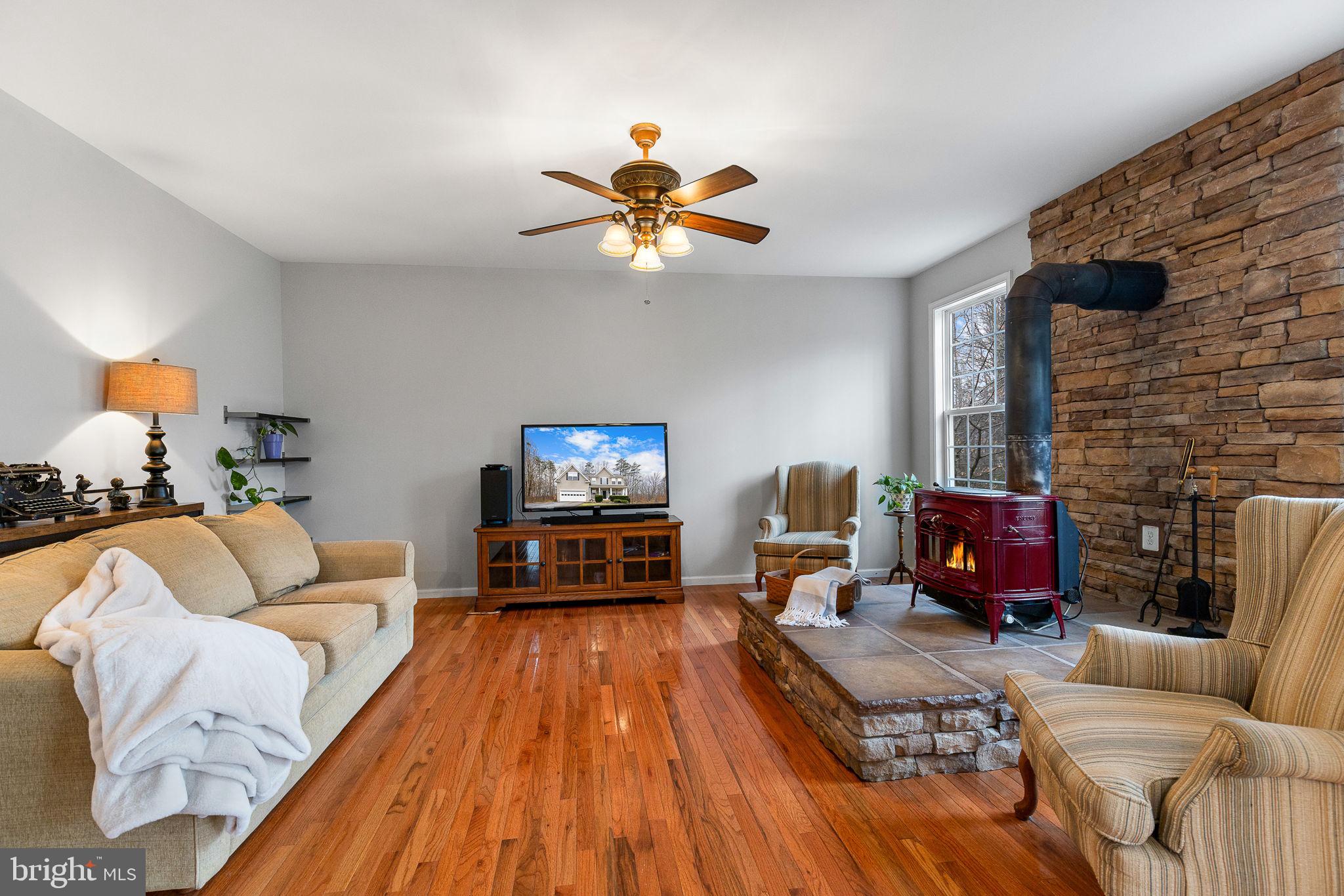 239 Toluca Rd