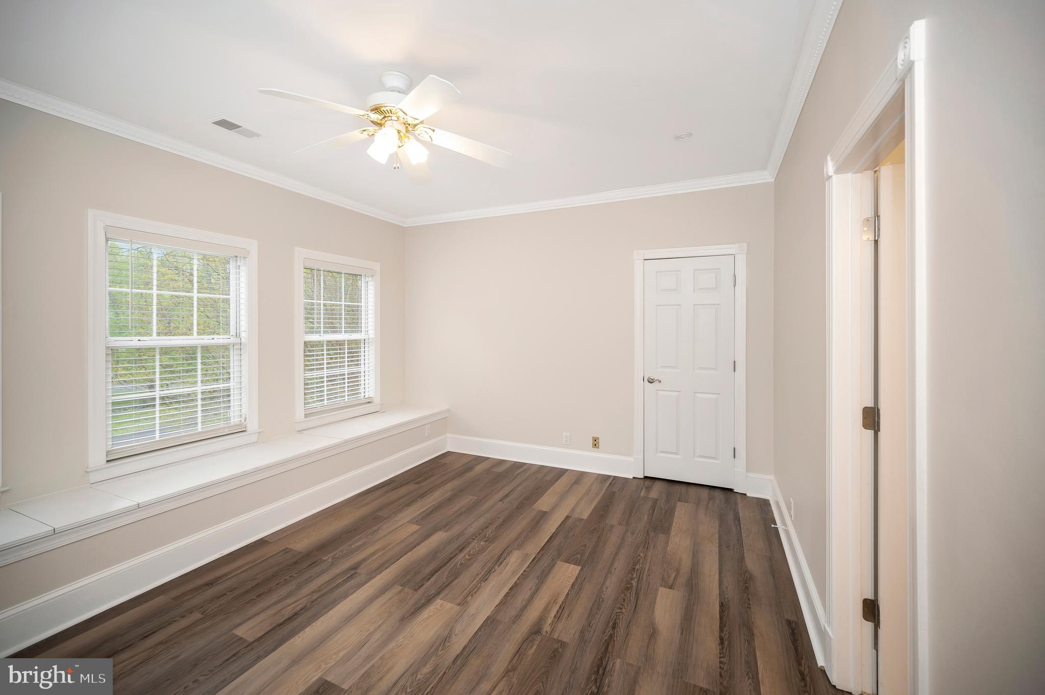 4 Ruffian Dr