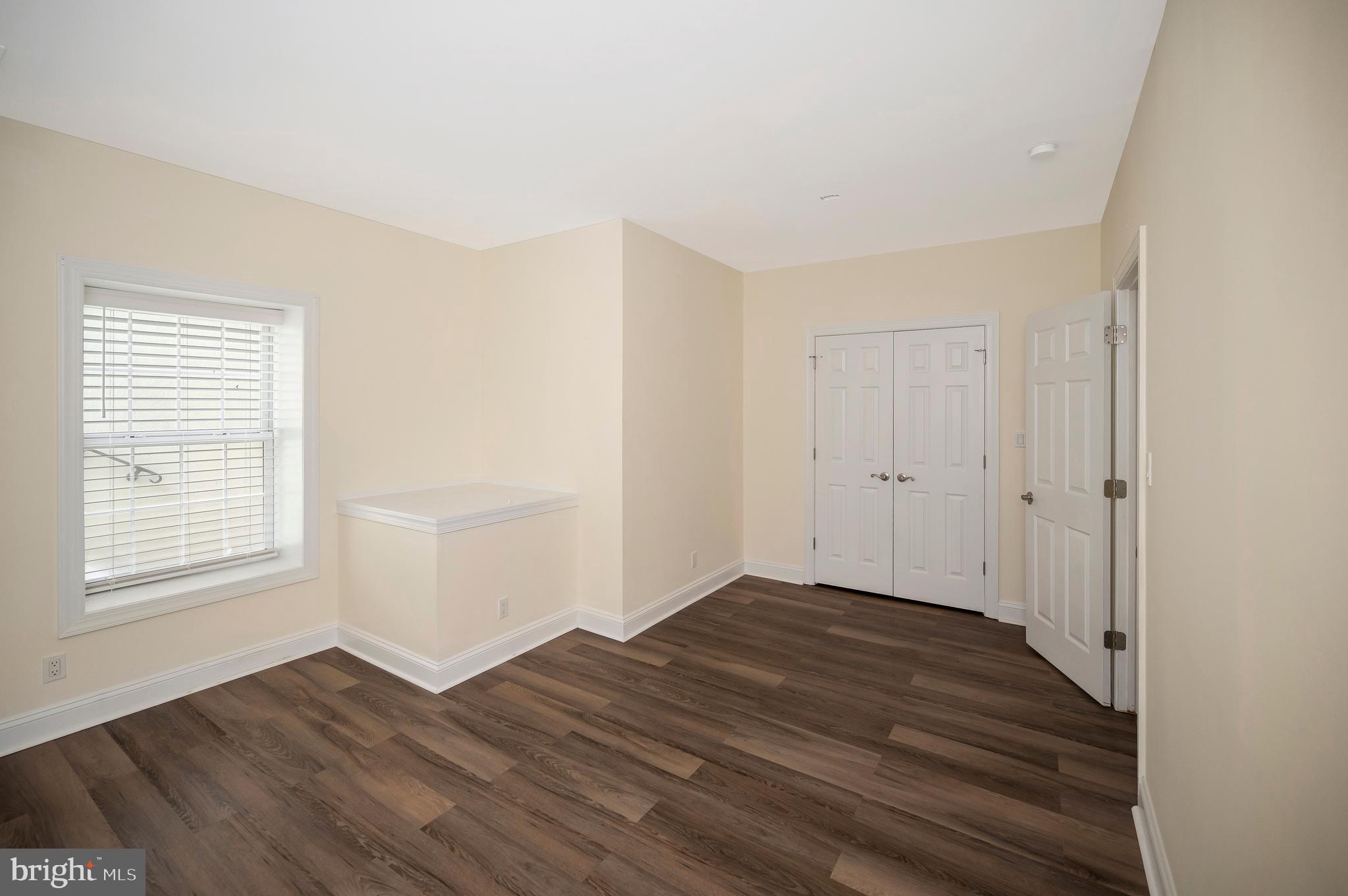 4 Ruffian Dr