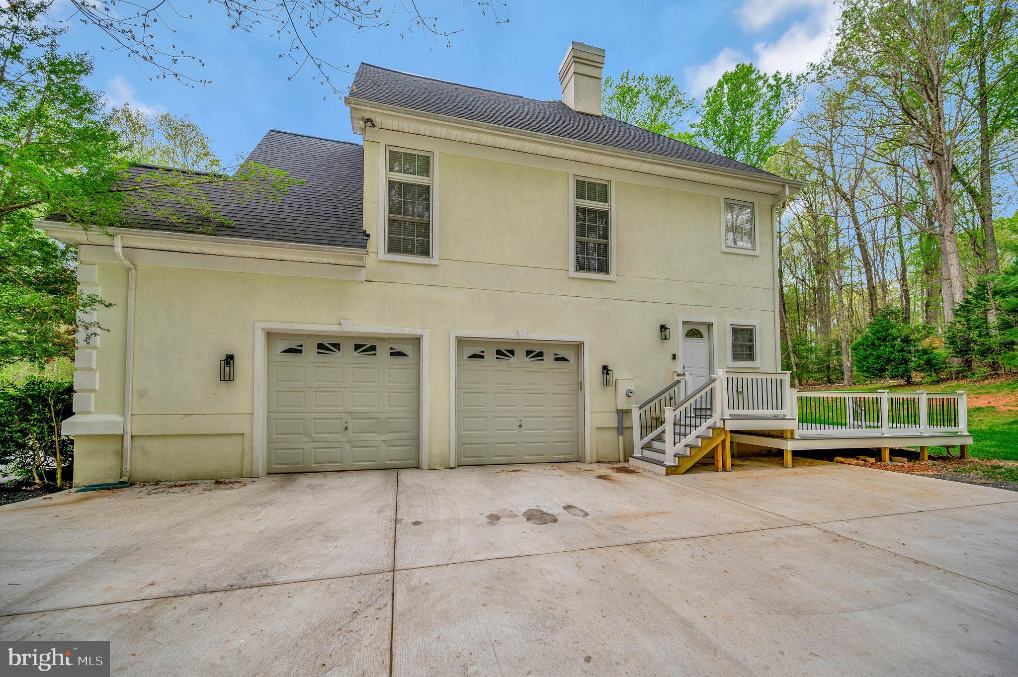 4 Ruffian Dr