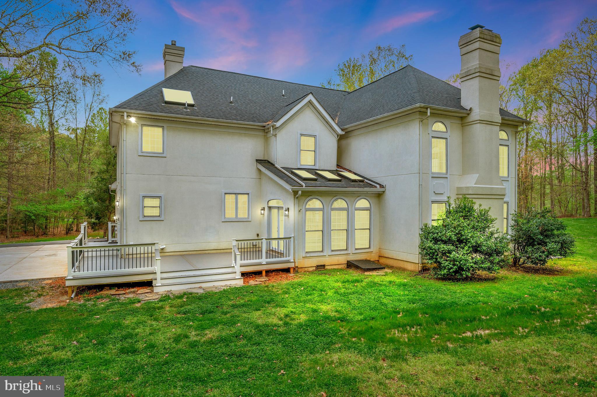 4 Ruffian Dr