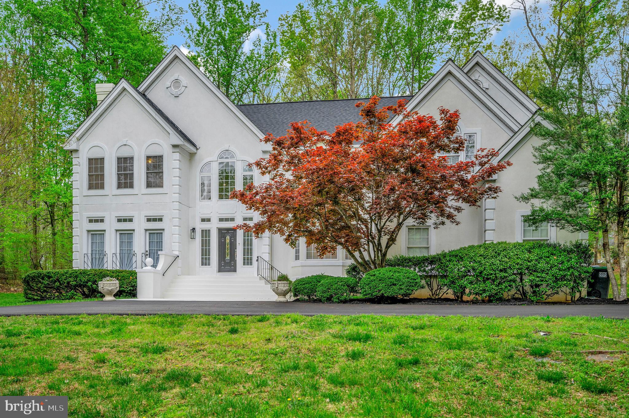4 Ruffian Dr