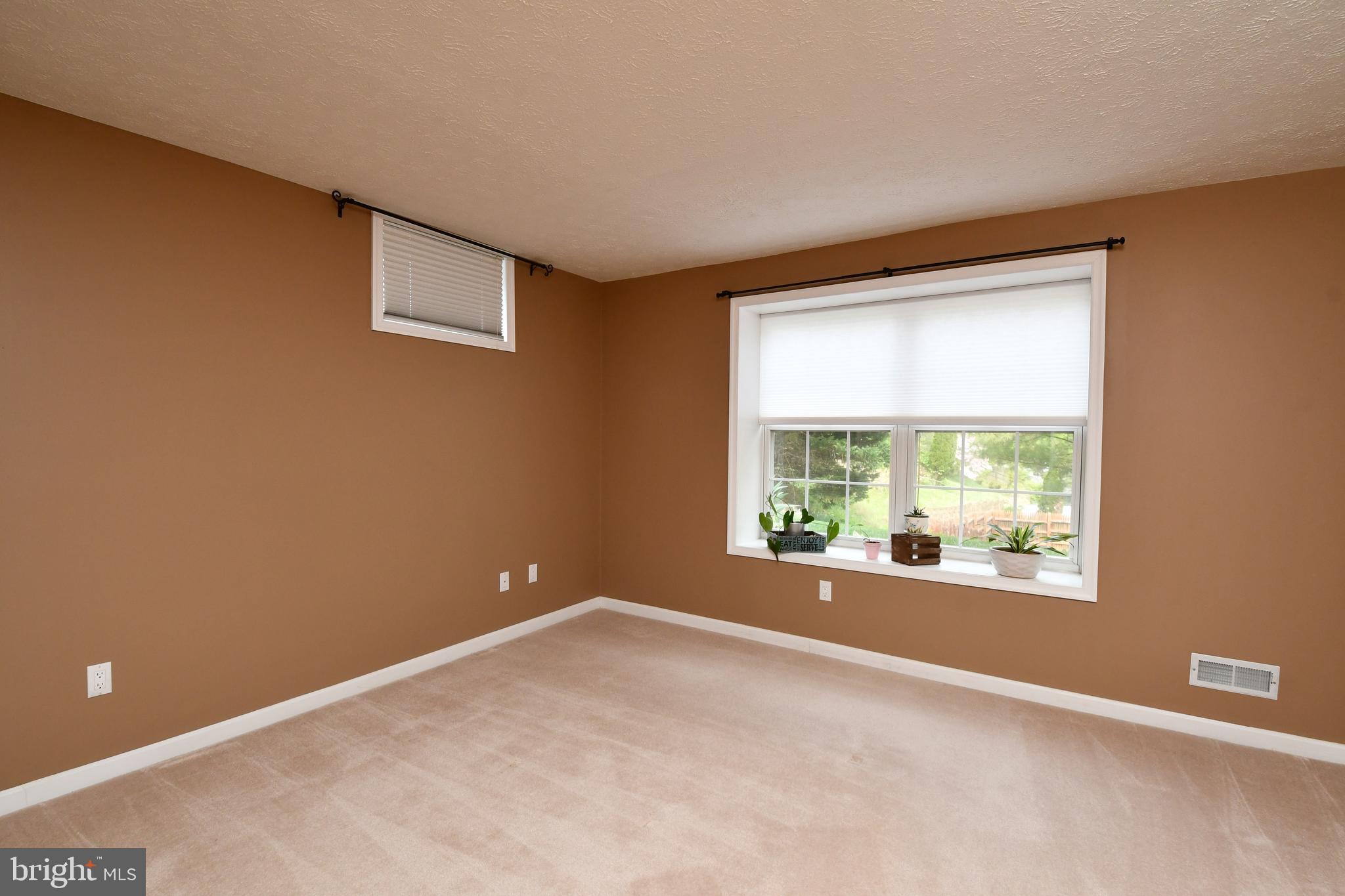 2 Nassau Ct