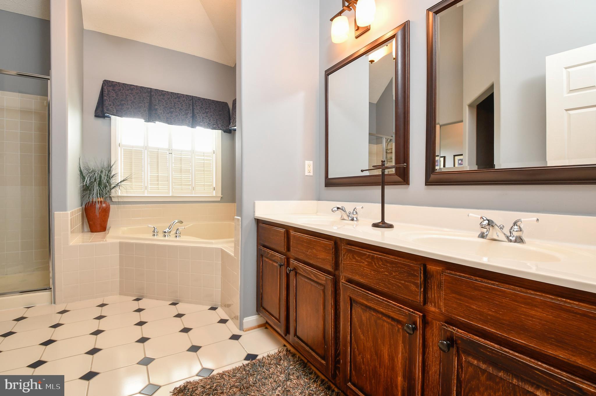 2 Nassau Ct