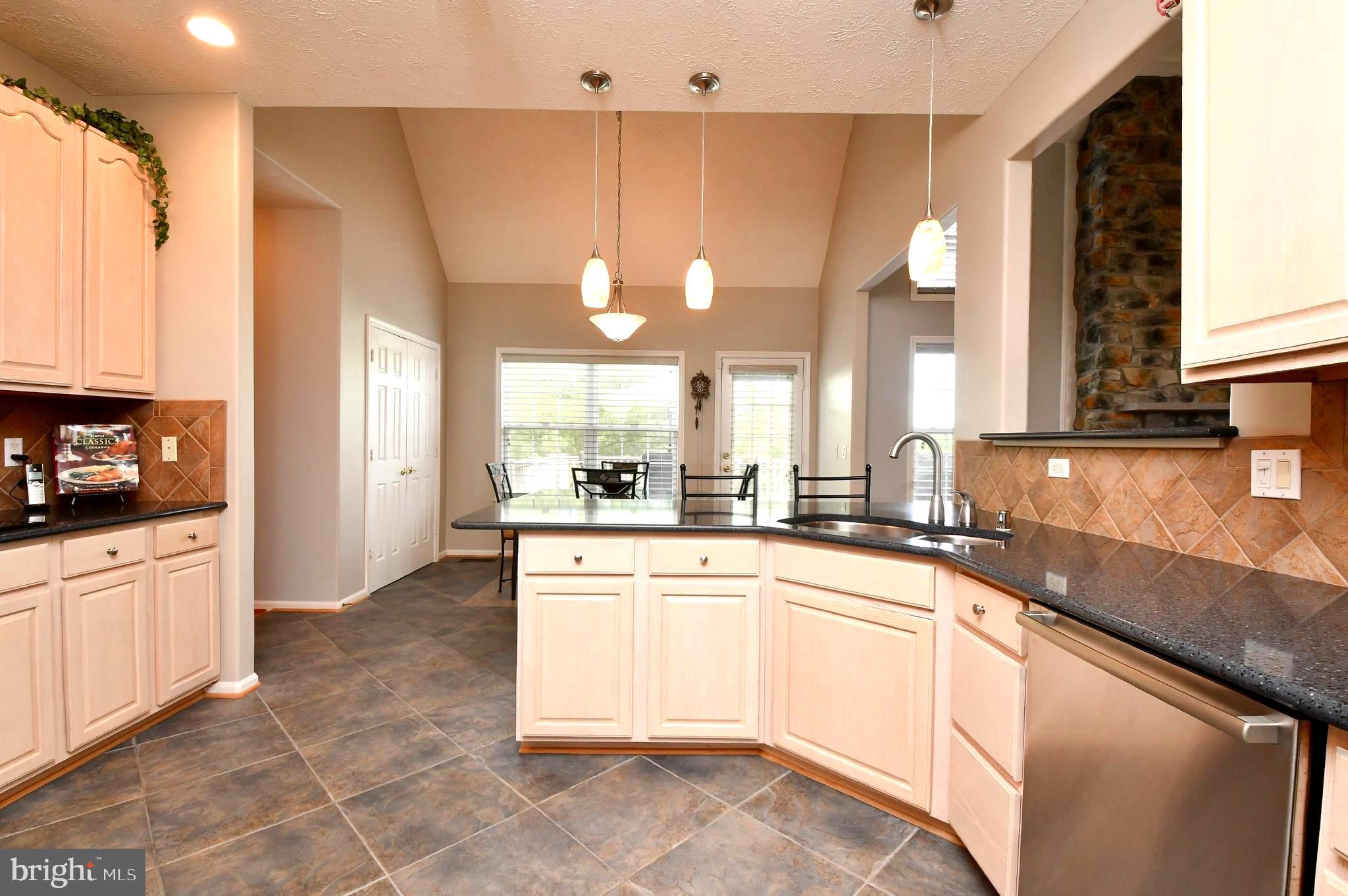 2 Nassau Ct