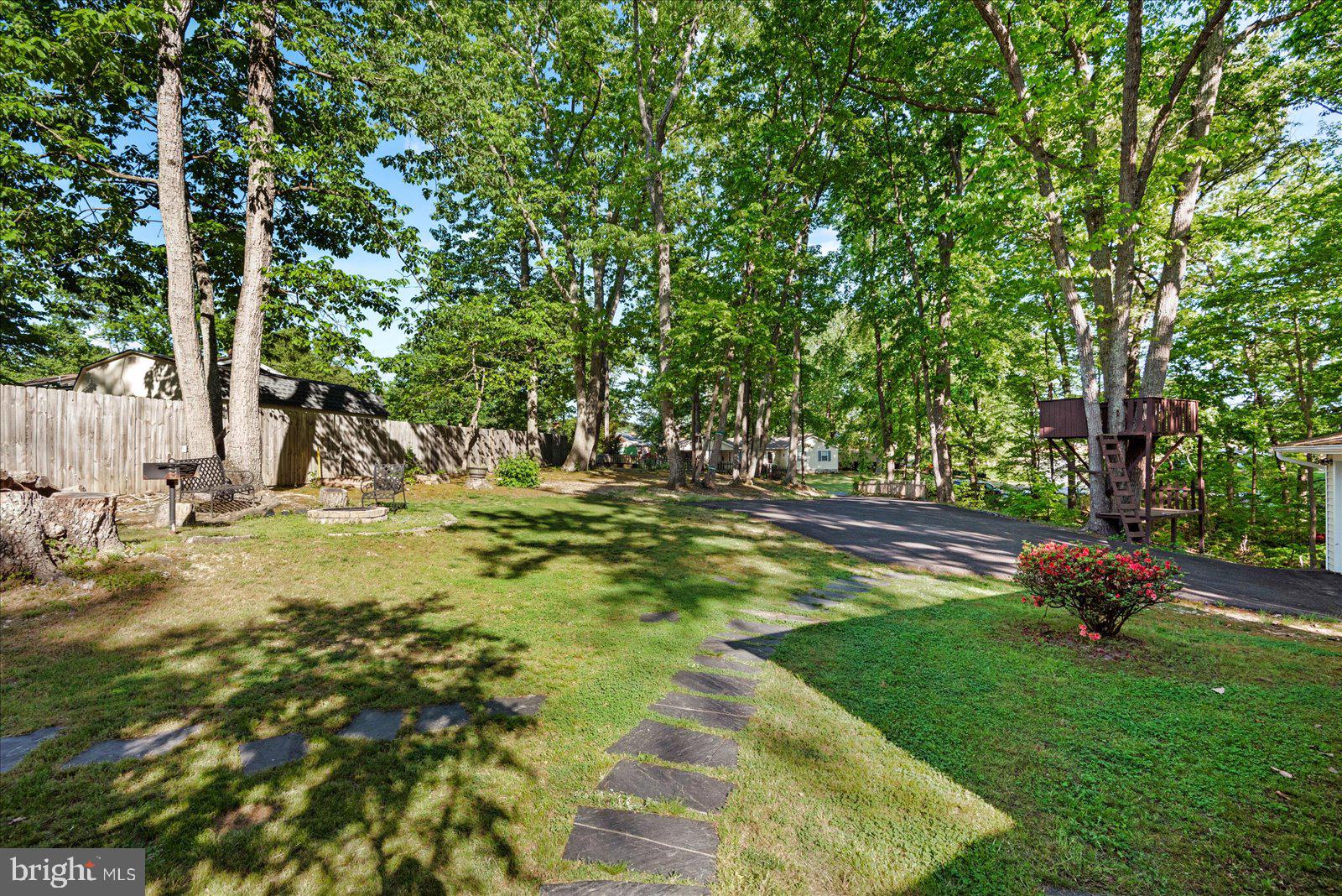 218 Spring Knoll Cir