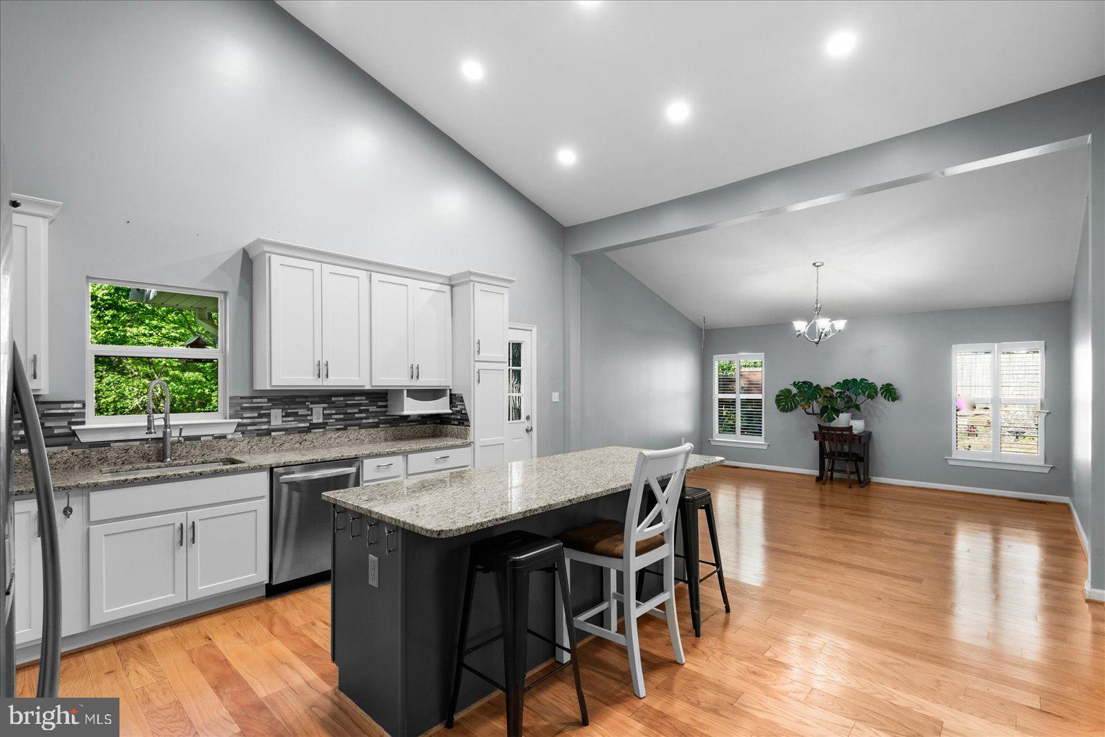 218 Spring Knoll Cir