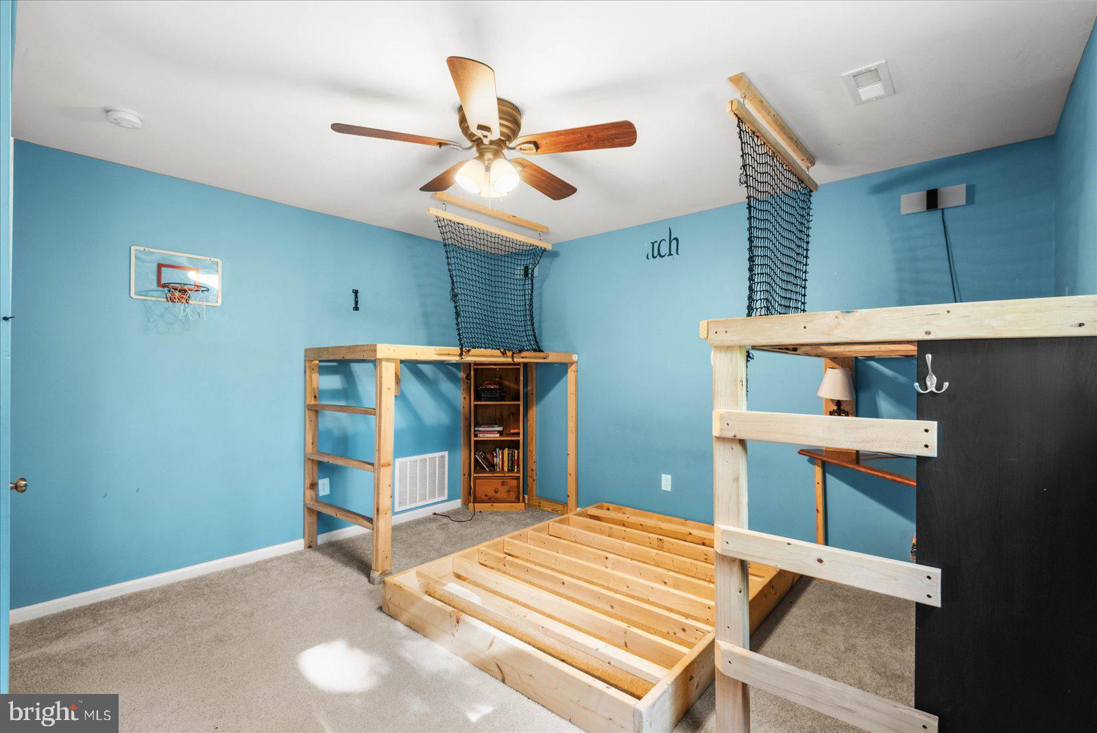 218 Spring Knoll Cir