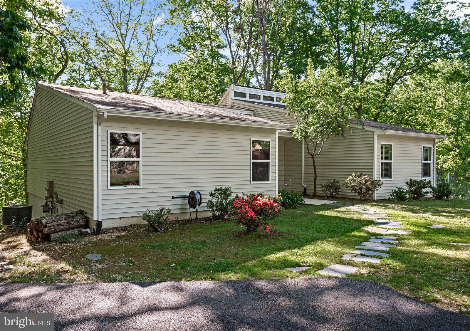 218 Spring Knoll Cir
