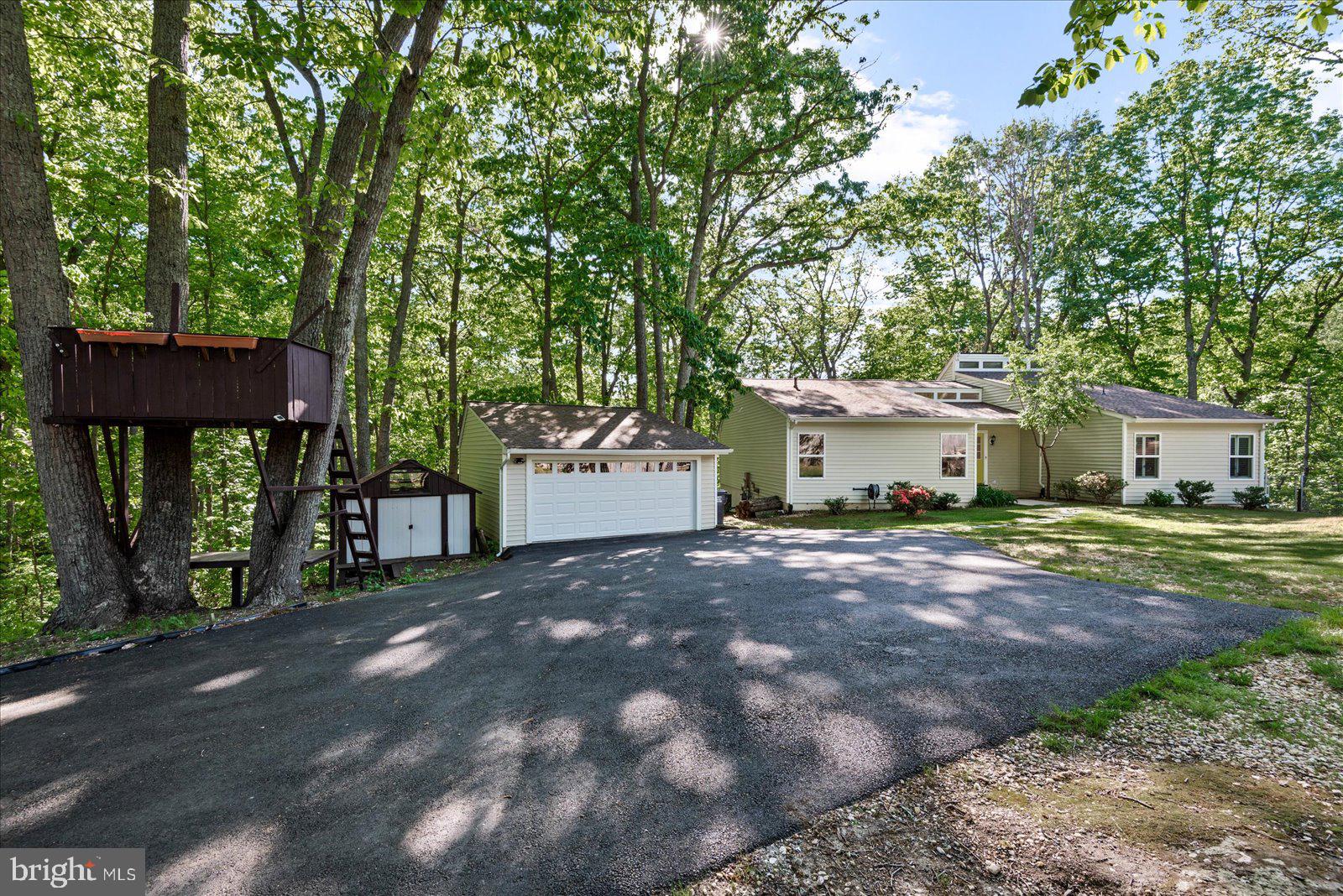 218 Spring Knoll Cir