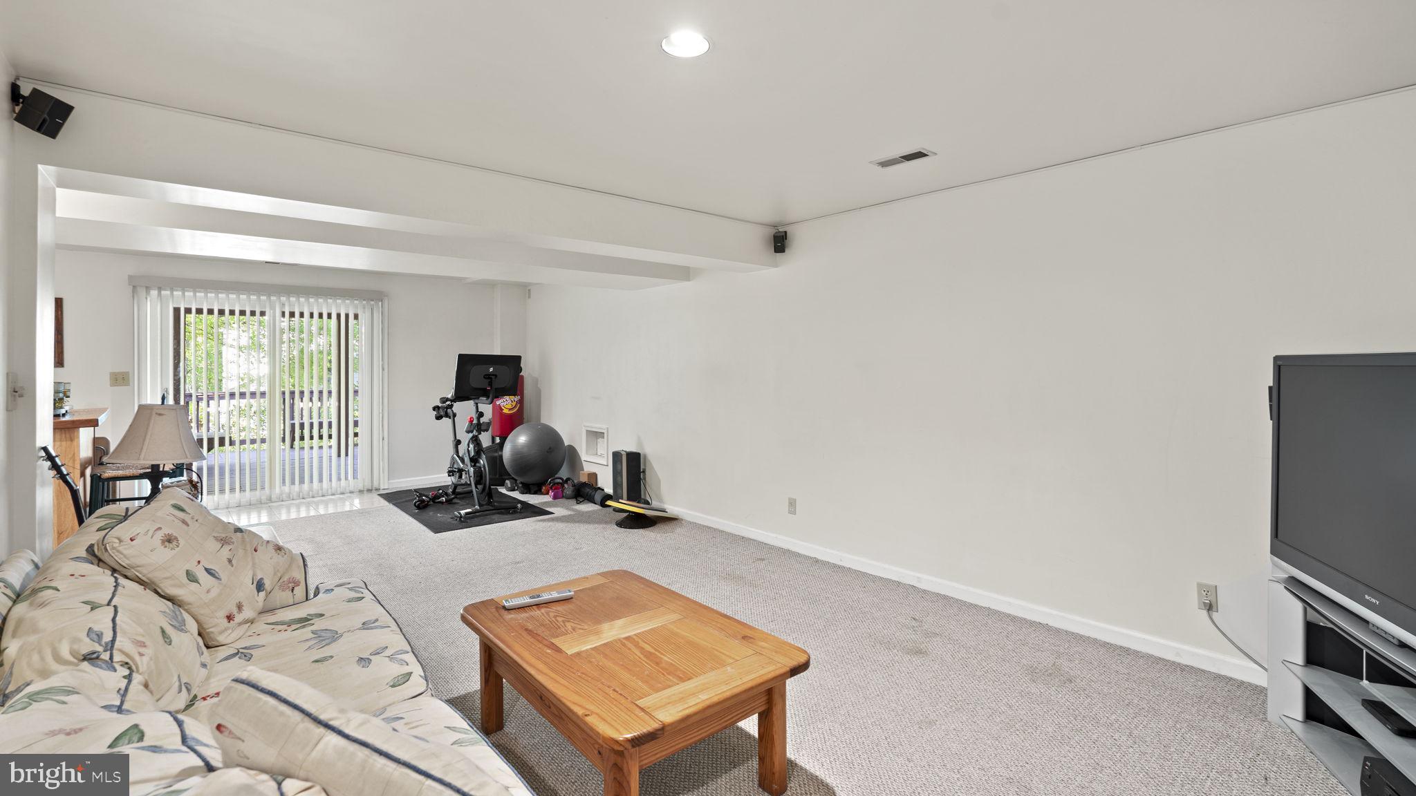 3 Eastbrook Ct