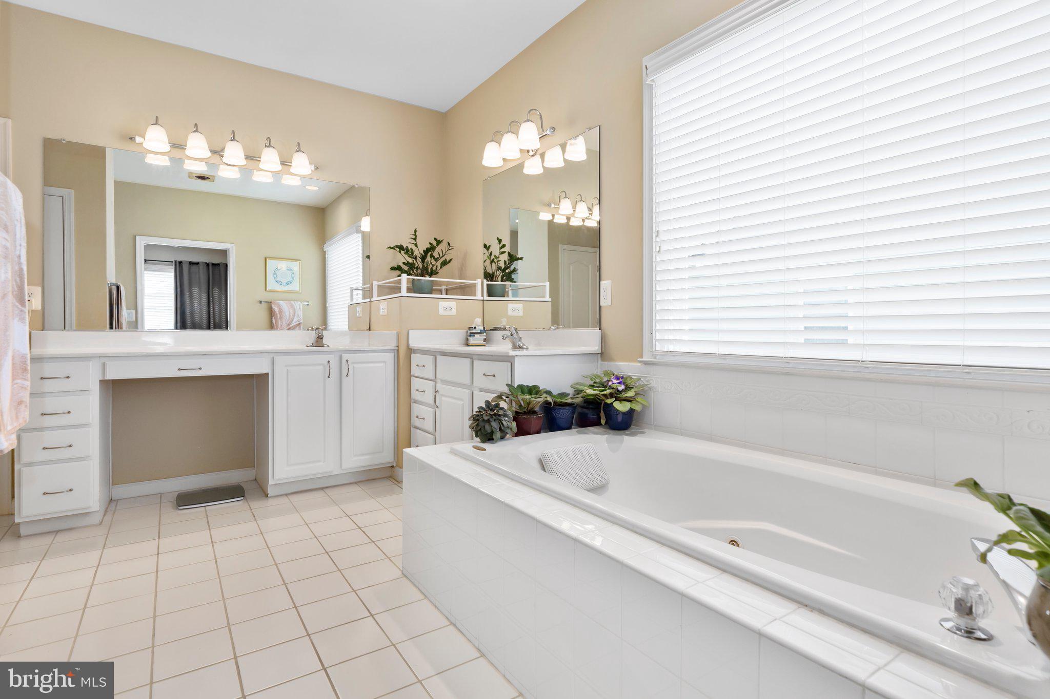 7 Carson Dr