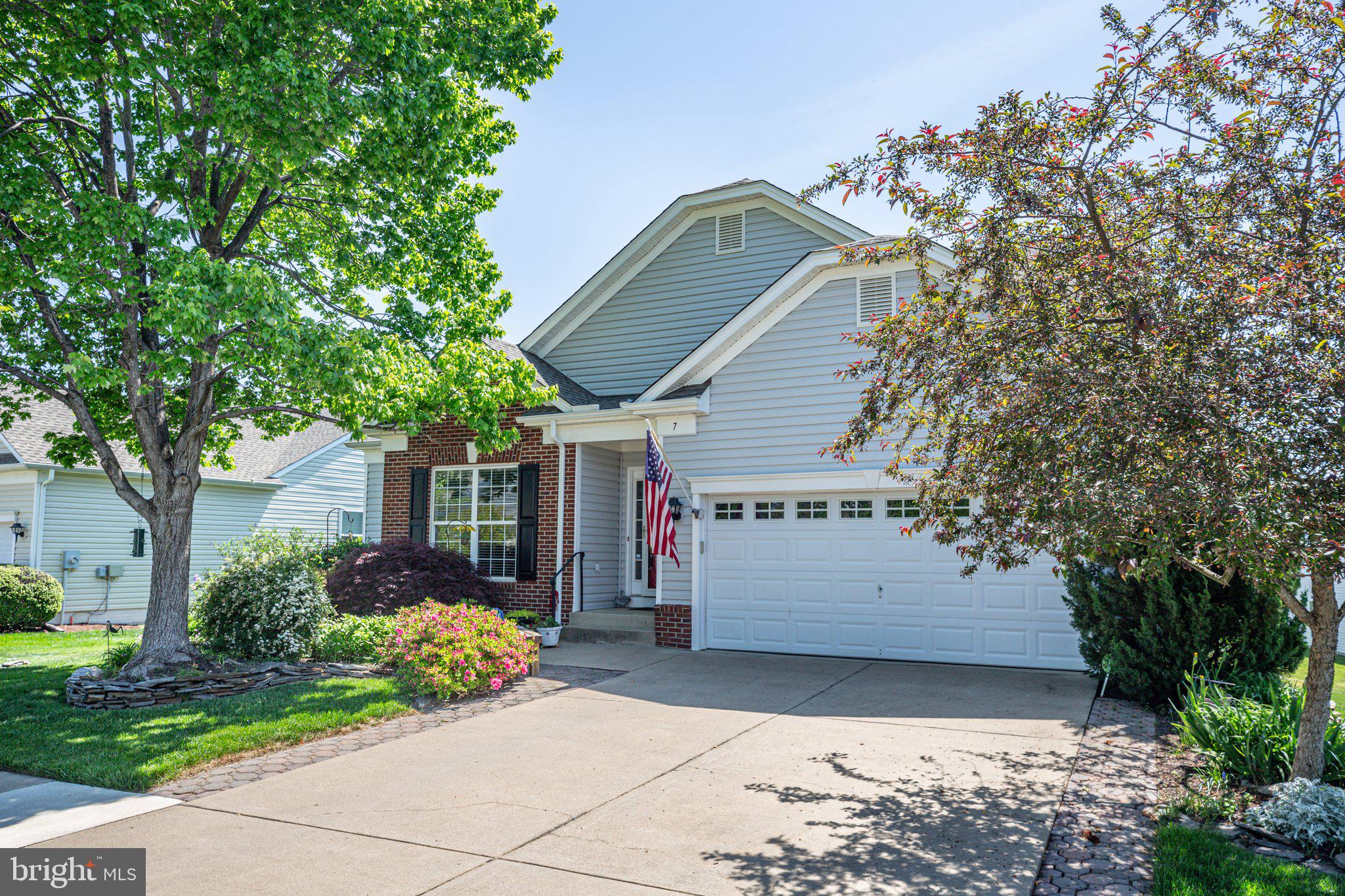 7 Carson Dr