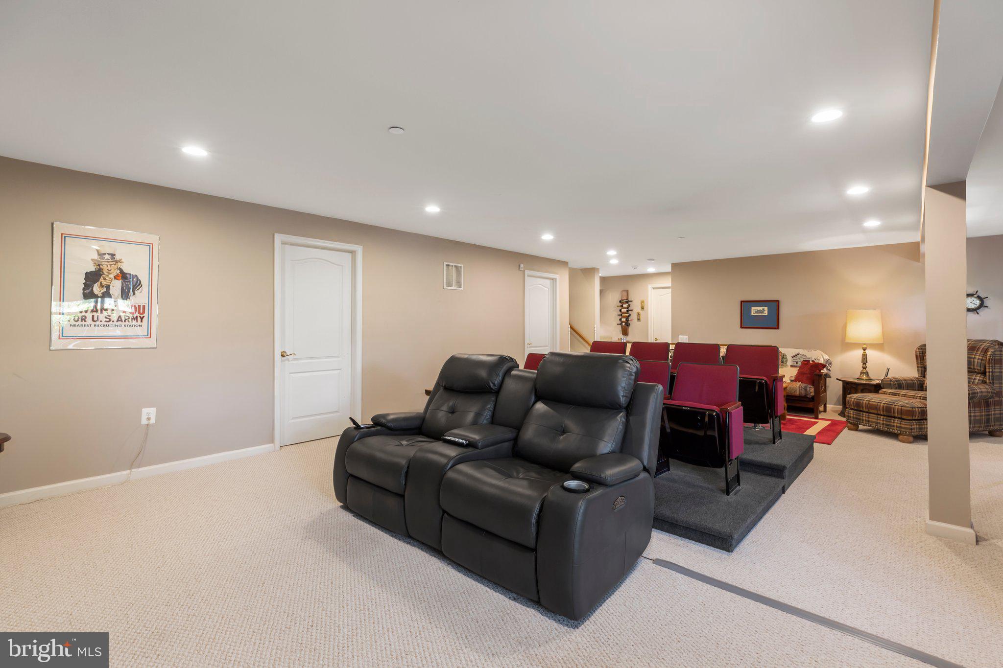 7 Carson Dr