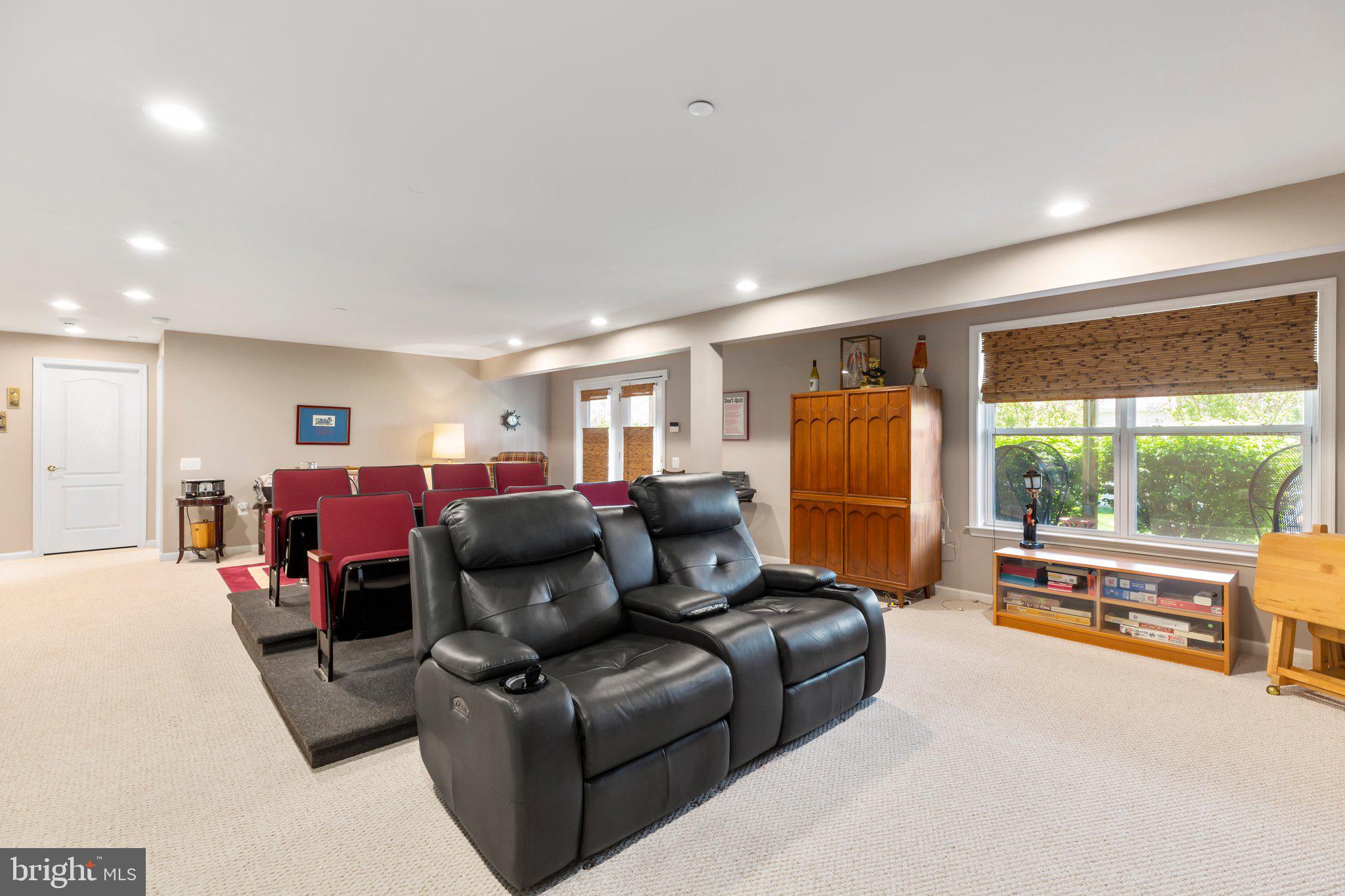 7 Carson Dr
