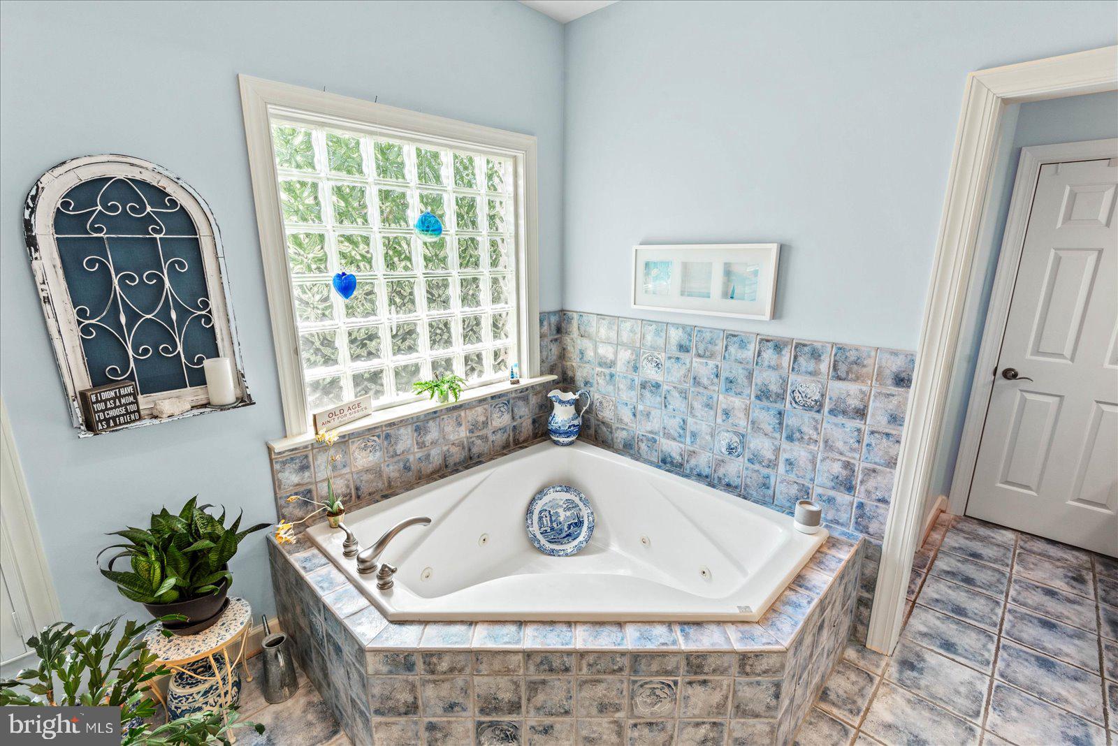 5 Rippling Water Ct