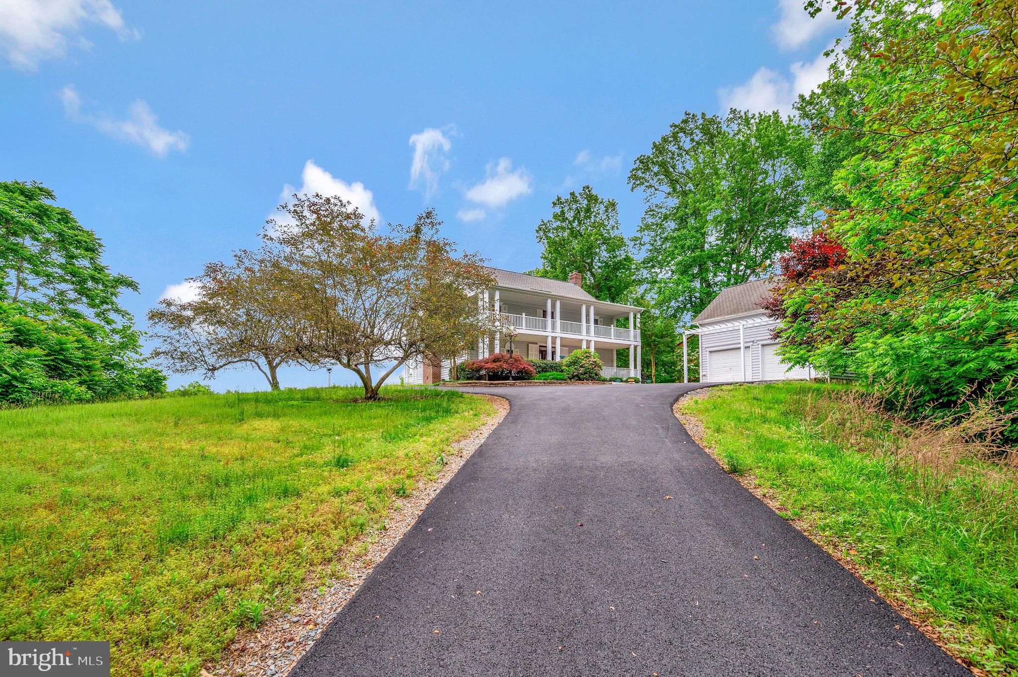 36 Pocahontas Ln