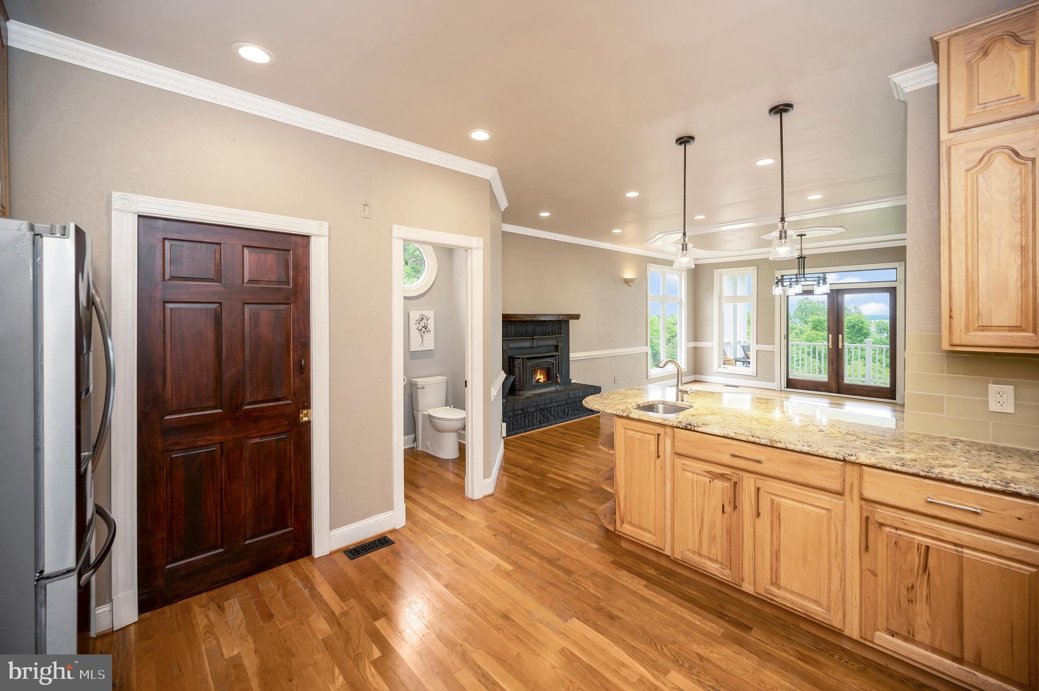 36 Pocahontas Ln