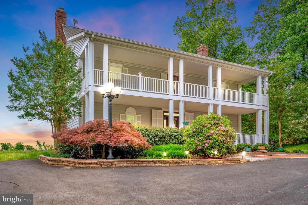 36 Pocahontas Ln
