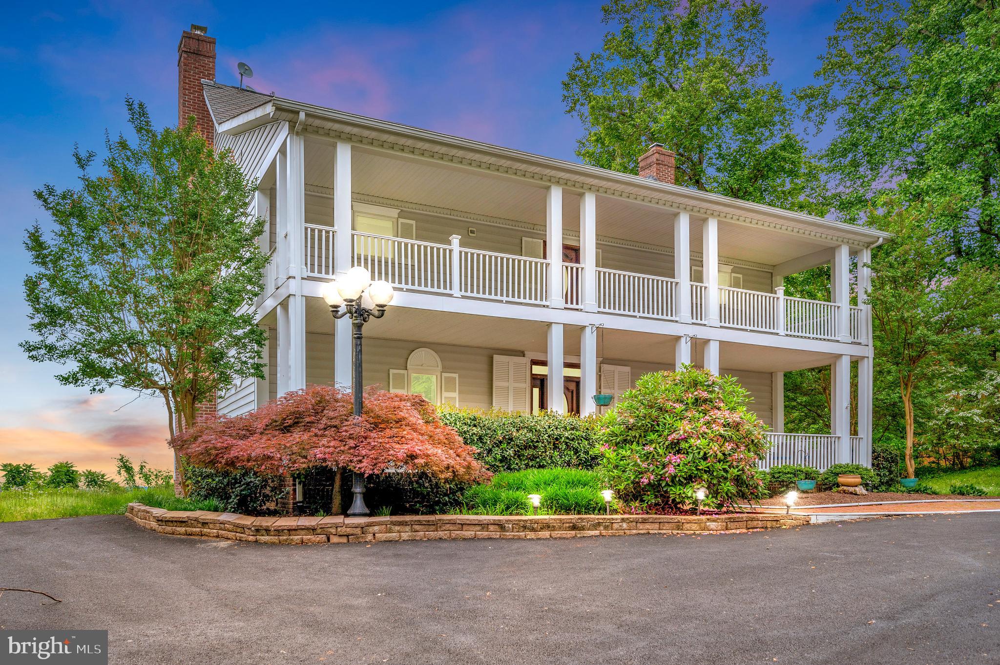 36 Pocahontas Ln