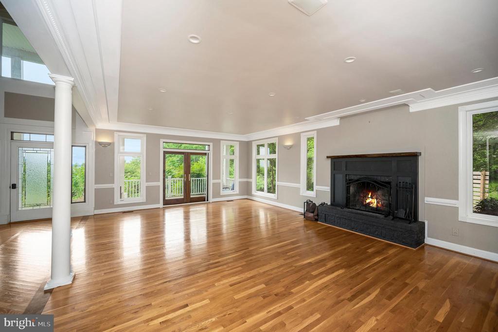 36 Pocahontas Ln