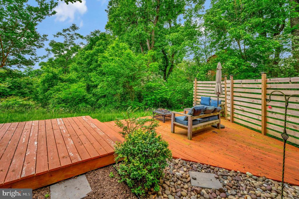36 Pocahontas Ln
