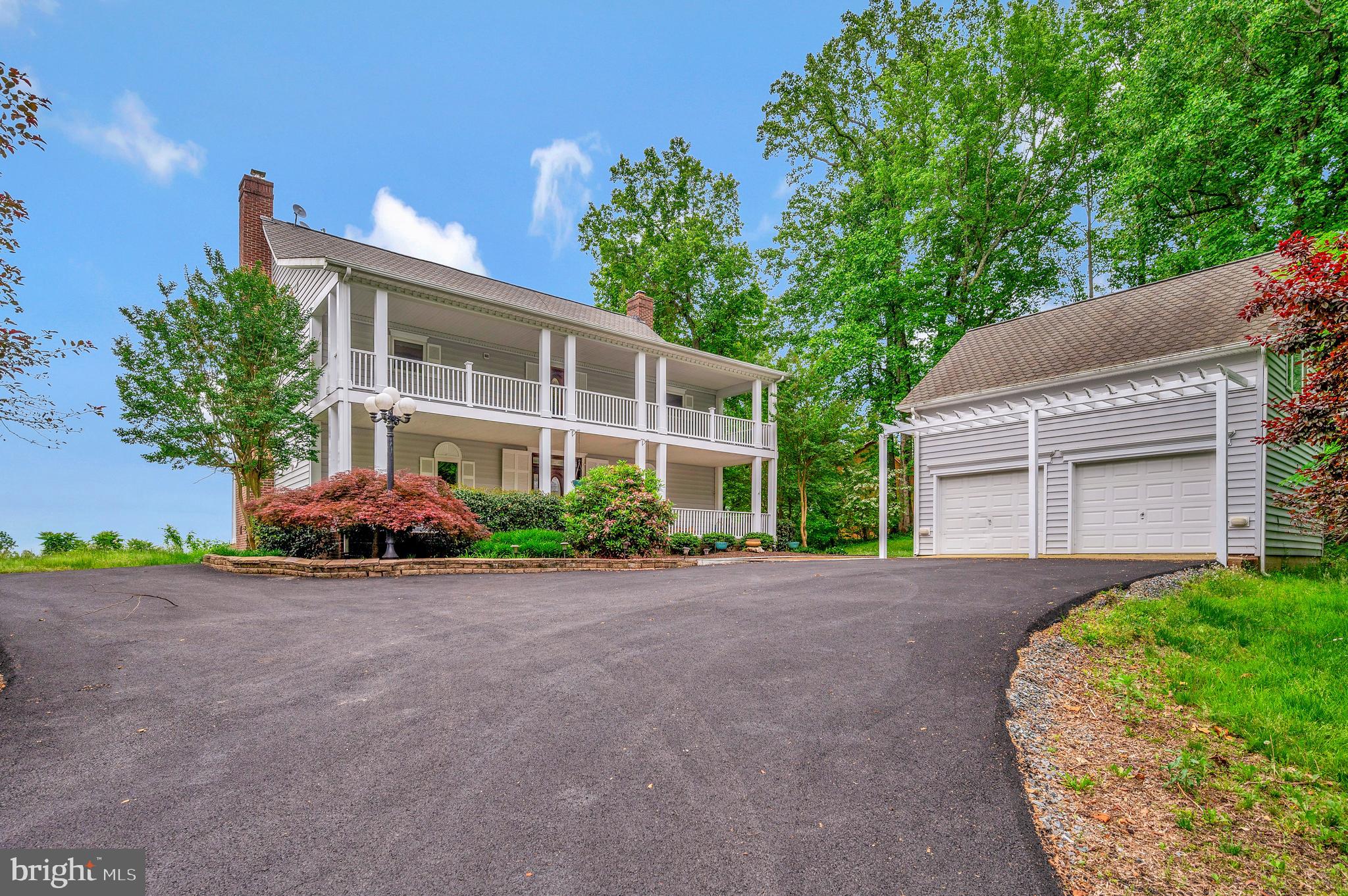 36 Pocahontas Ln