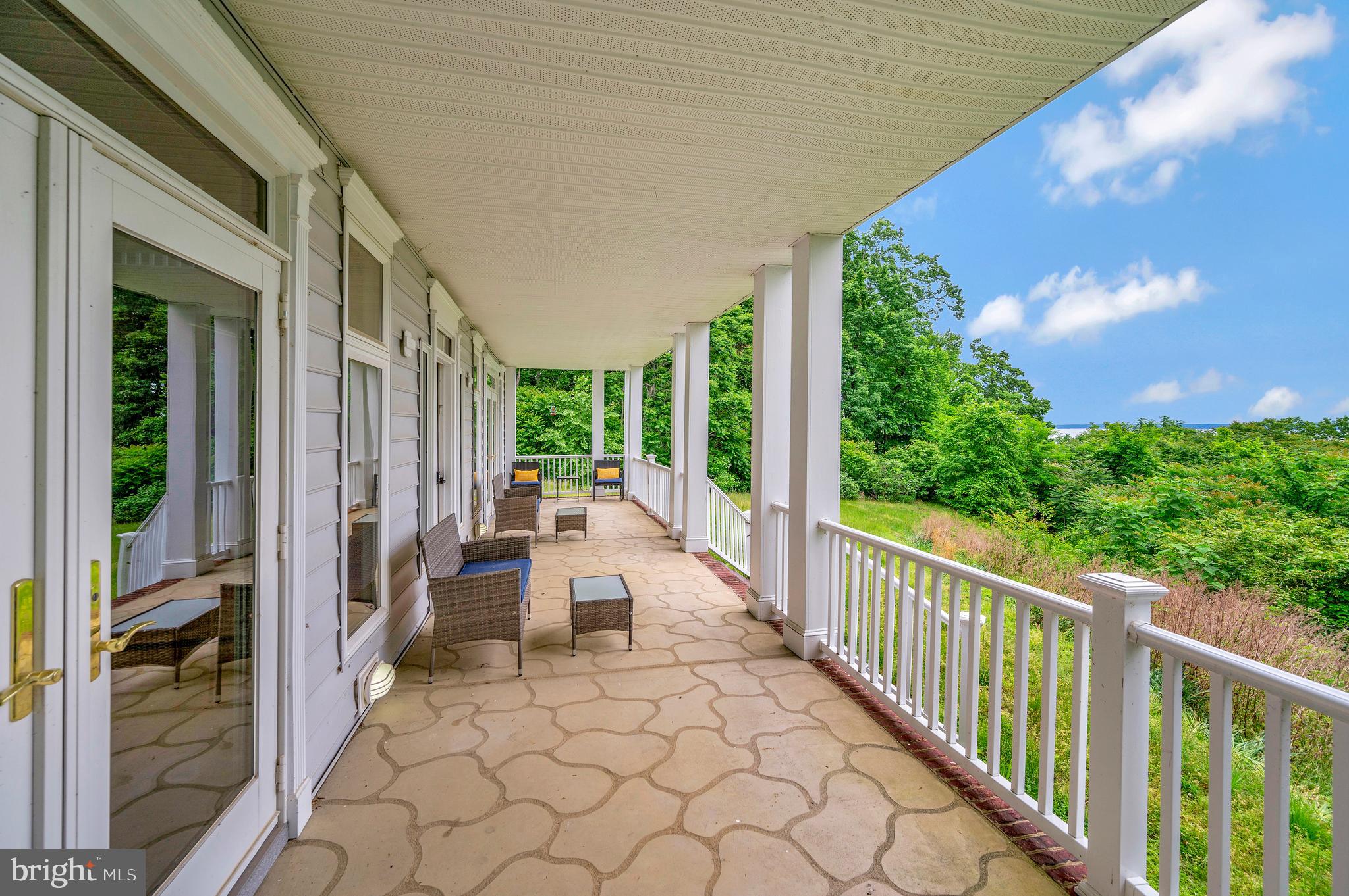 36 Pocahontas Ln