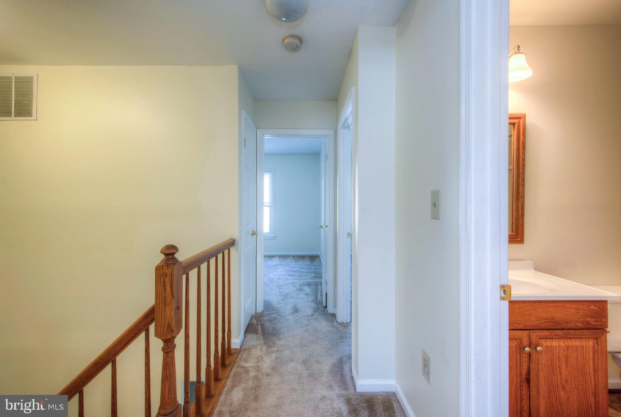201 Rolling Hill Ct